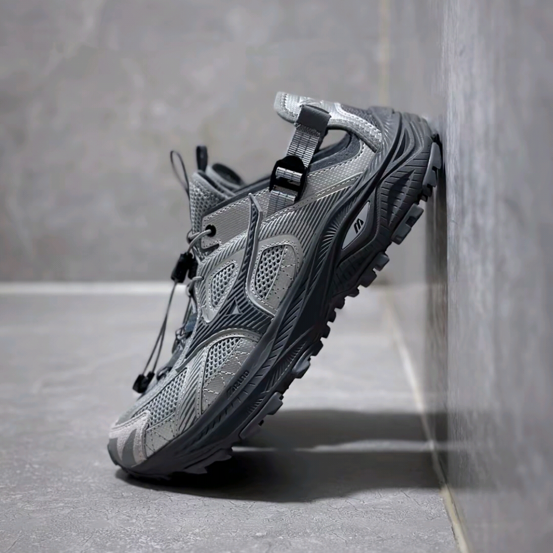 Mizuno Racer Trail SE Silver Grey 착용 스타일 - 3