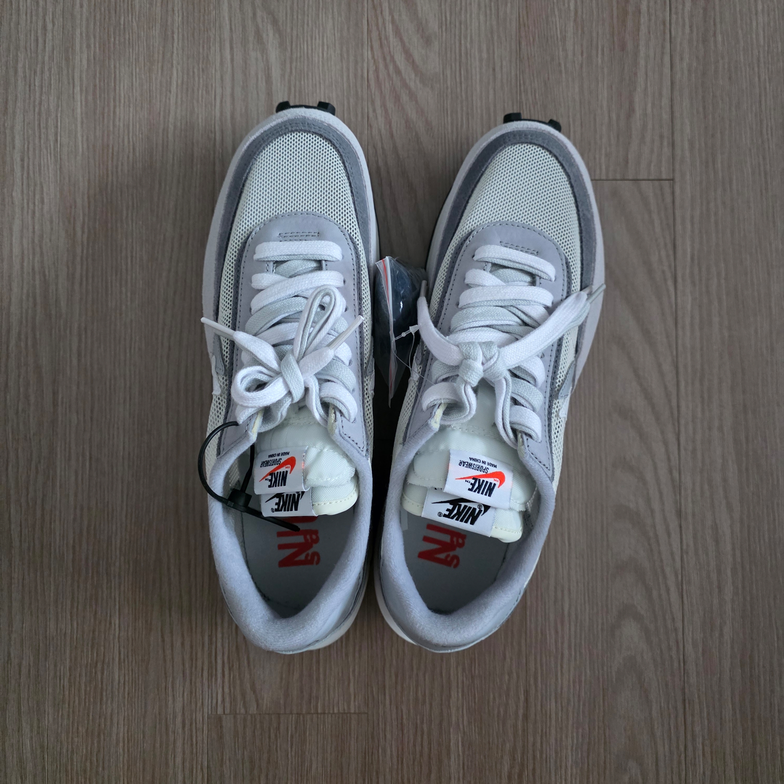 Nike x Sacai LDWaffle Summit White 착용 스타일 - 4