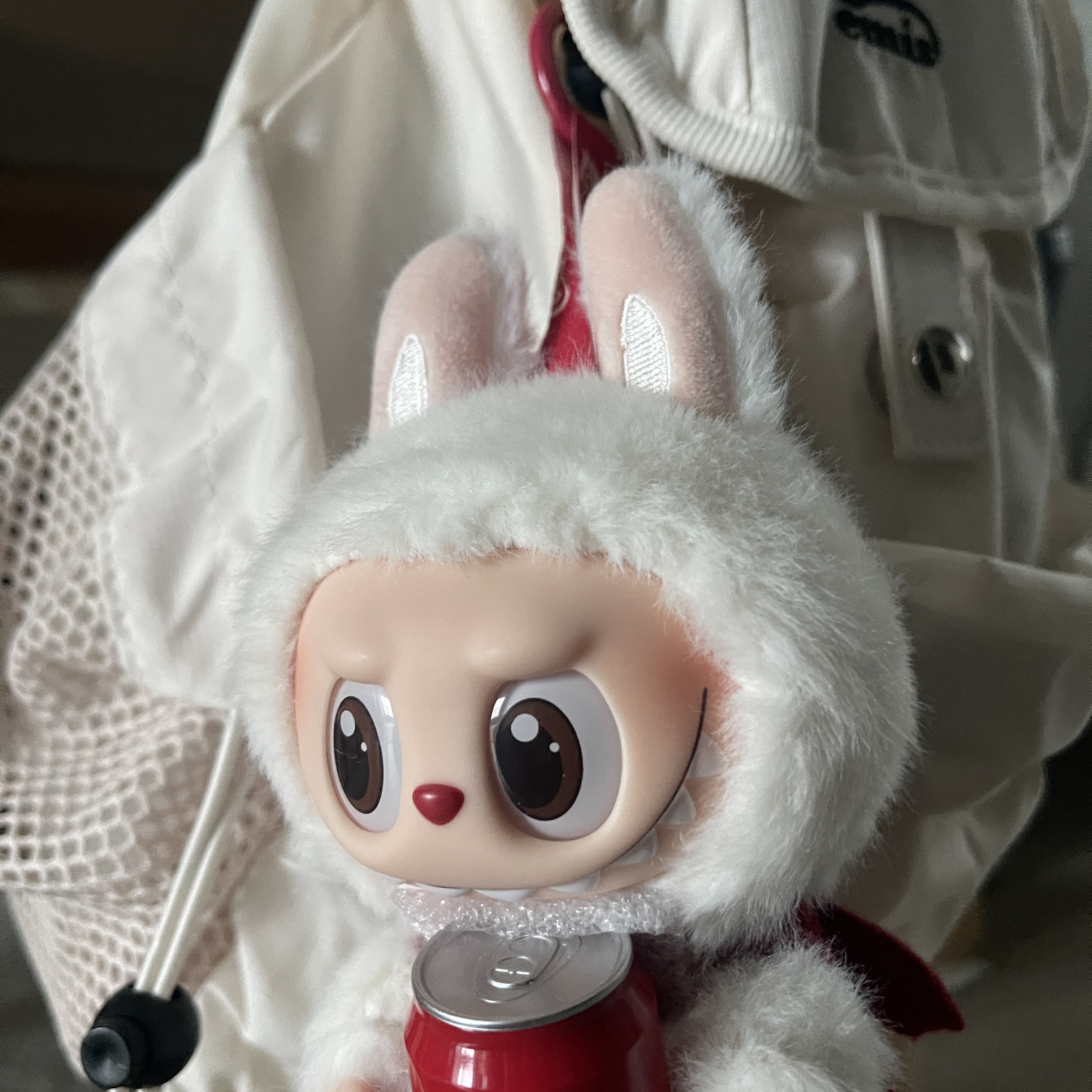 Pop Mart Labubu Coca Cola Series Happy Factor Keyring (Opened Case), Emis Shirring Backpack Ivory 착용 스타일 - 1