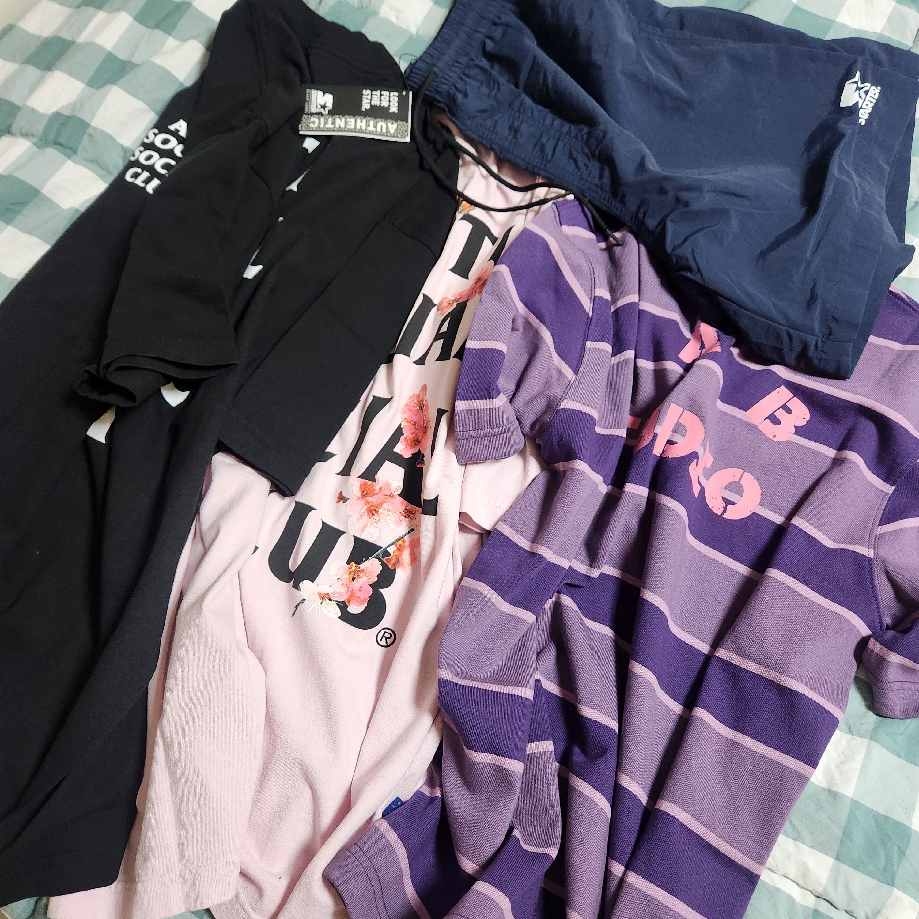 IAB Studio x Arcane Jinx Striped T-shirt Purple Stripe Pink, Essentials Filled Nylon Shirt Jacket Light Tuscan - 23SS 착용 스타일 - 7