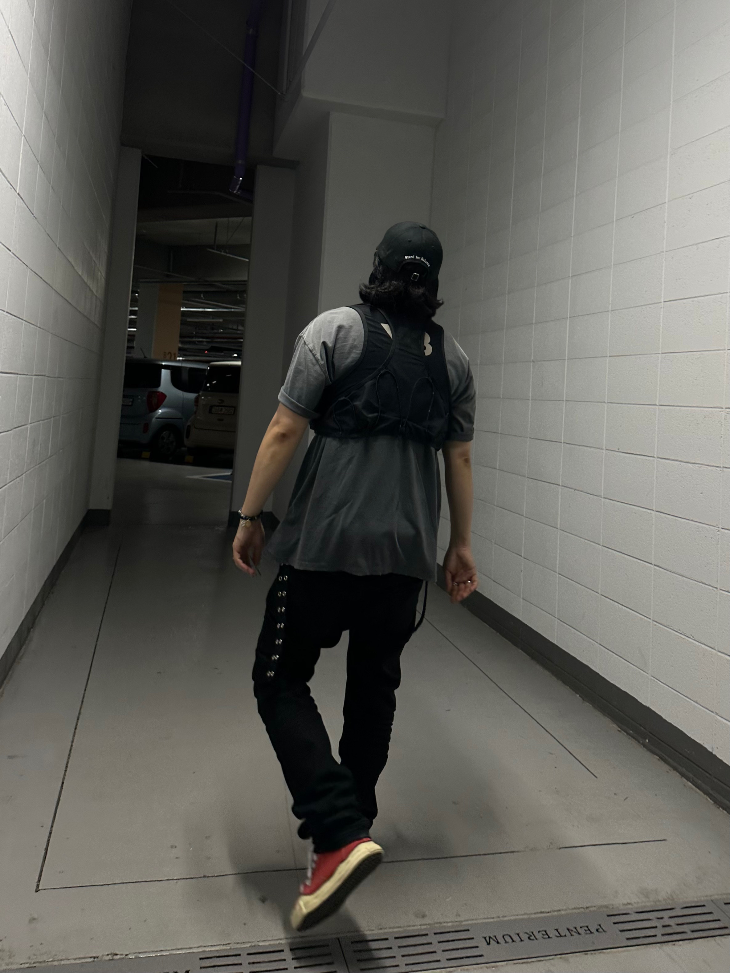 Y-3 Running Vest Black, Kamien x MJD Double Hole Belt Black Shearling Calfskin 착용 스타일 - 2