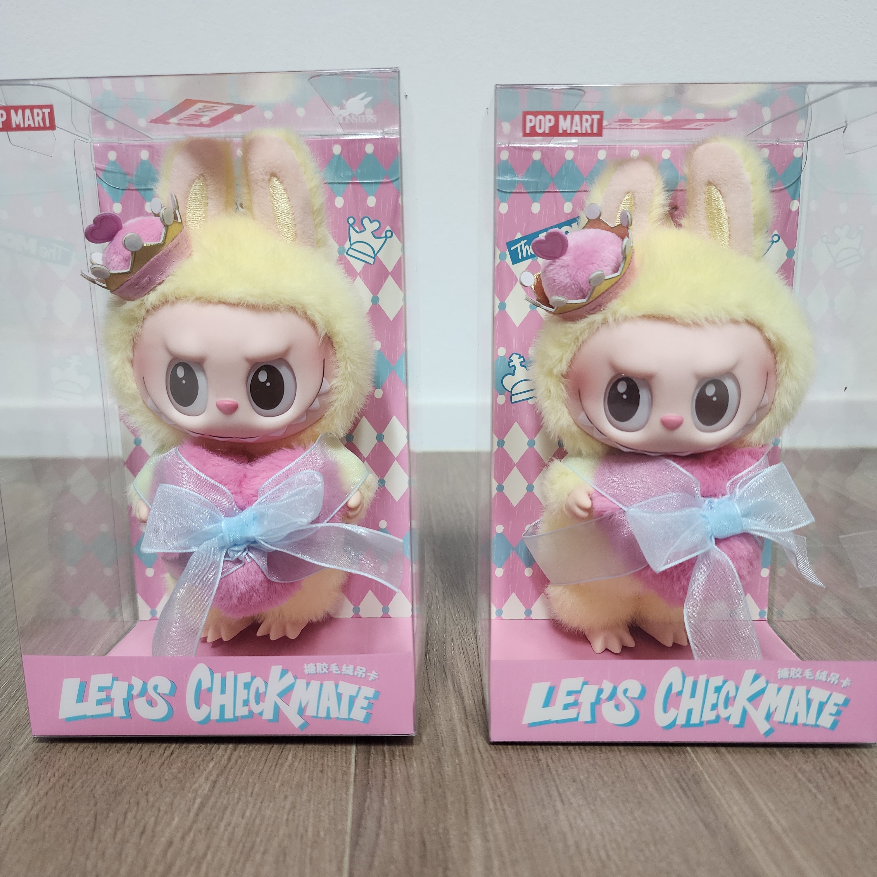 Pop Mart The Monsters Checkmate Series Plush Keyring 착용 스타일