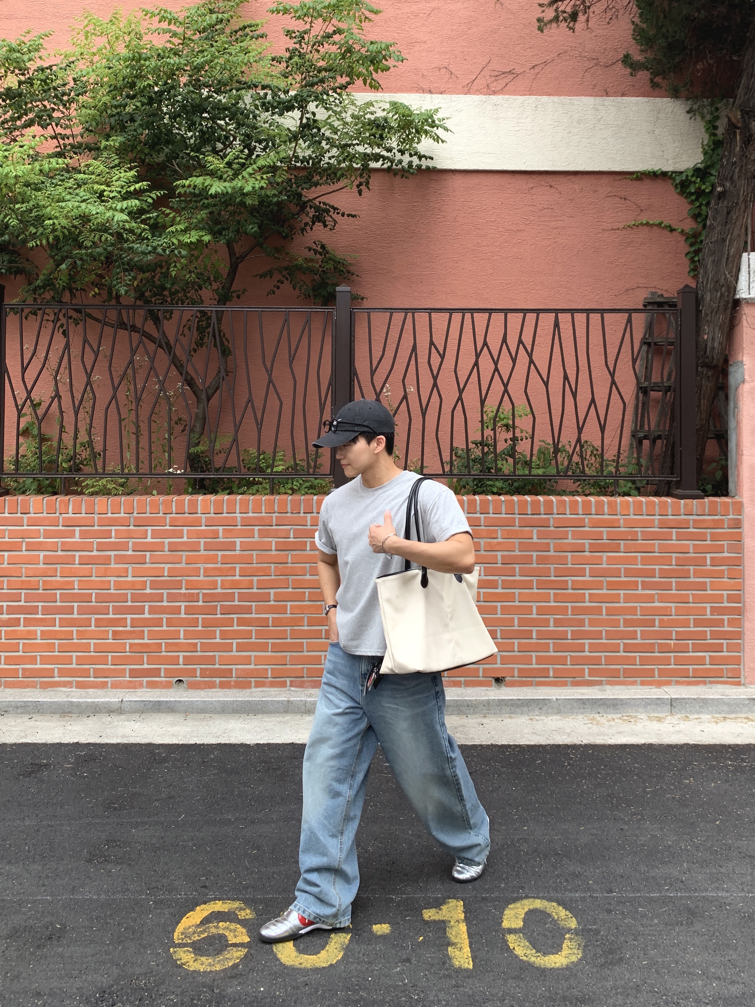 Casio LTP-V007L-7B1, Nike Total 90 III SP Metallic Silver and Black 착용 스타일 - 2