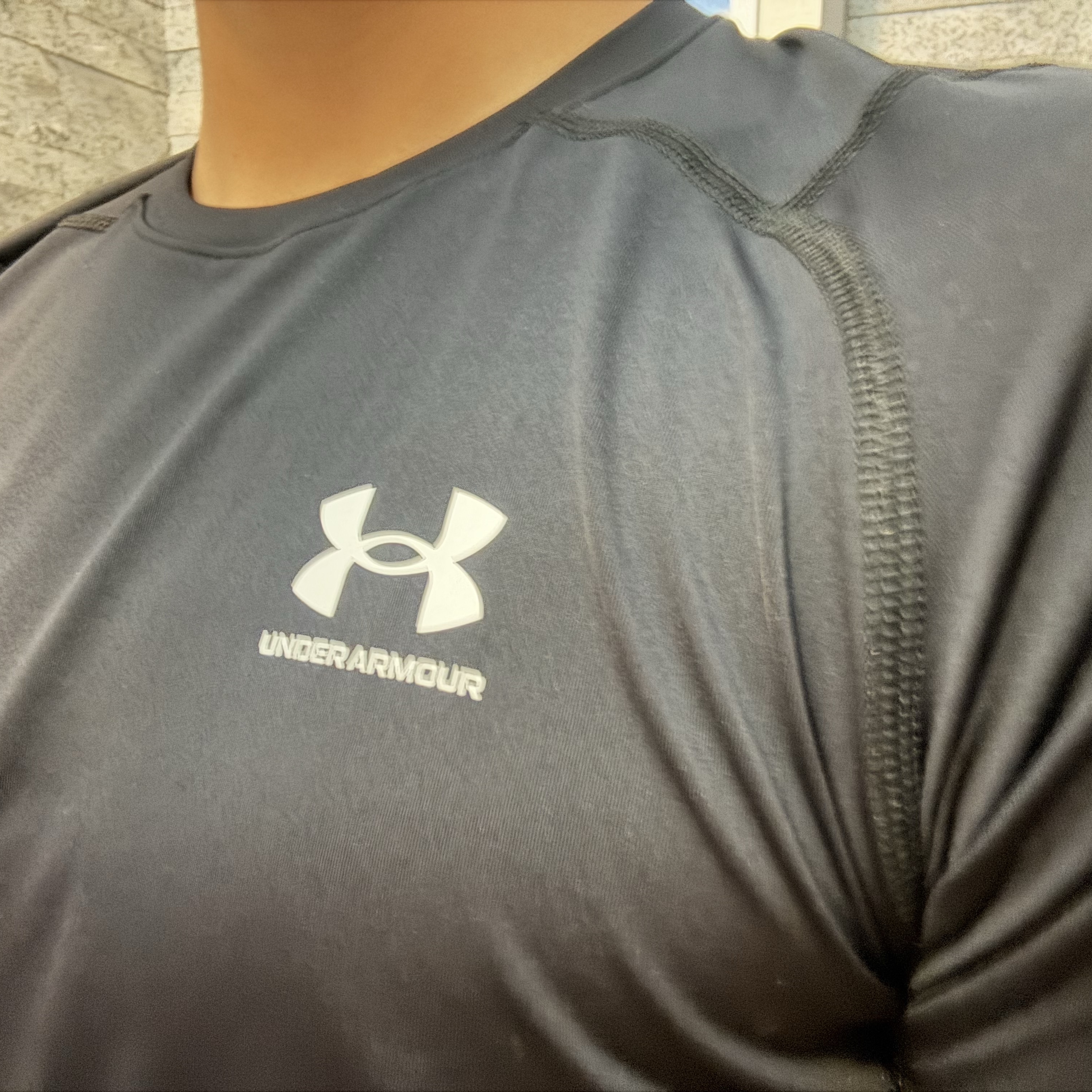 Under Armour HeatGear Short Sleeve Black White 착용 스타일