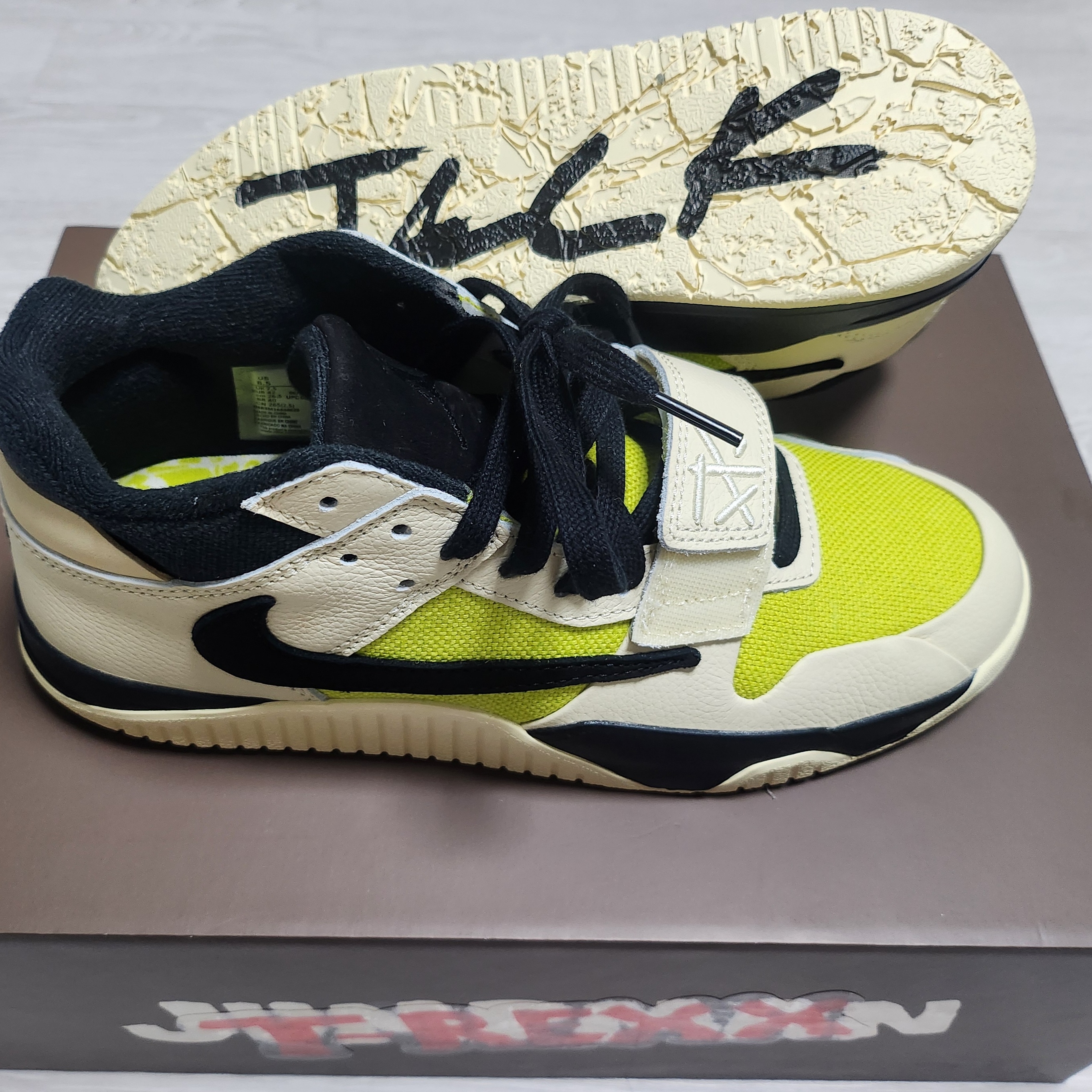 Jordan x Travis Scott Jumpman Jack TR Bright Cactus 착용 스타일