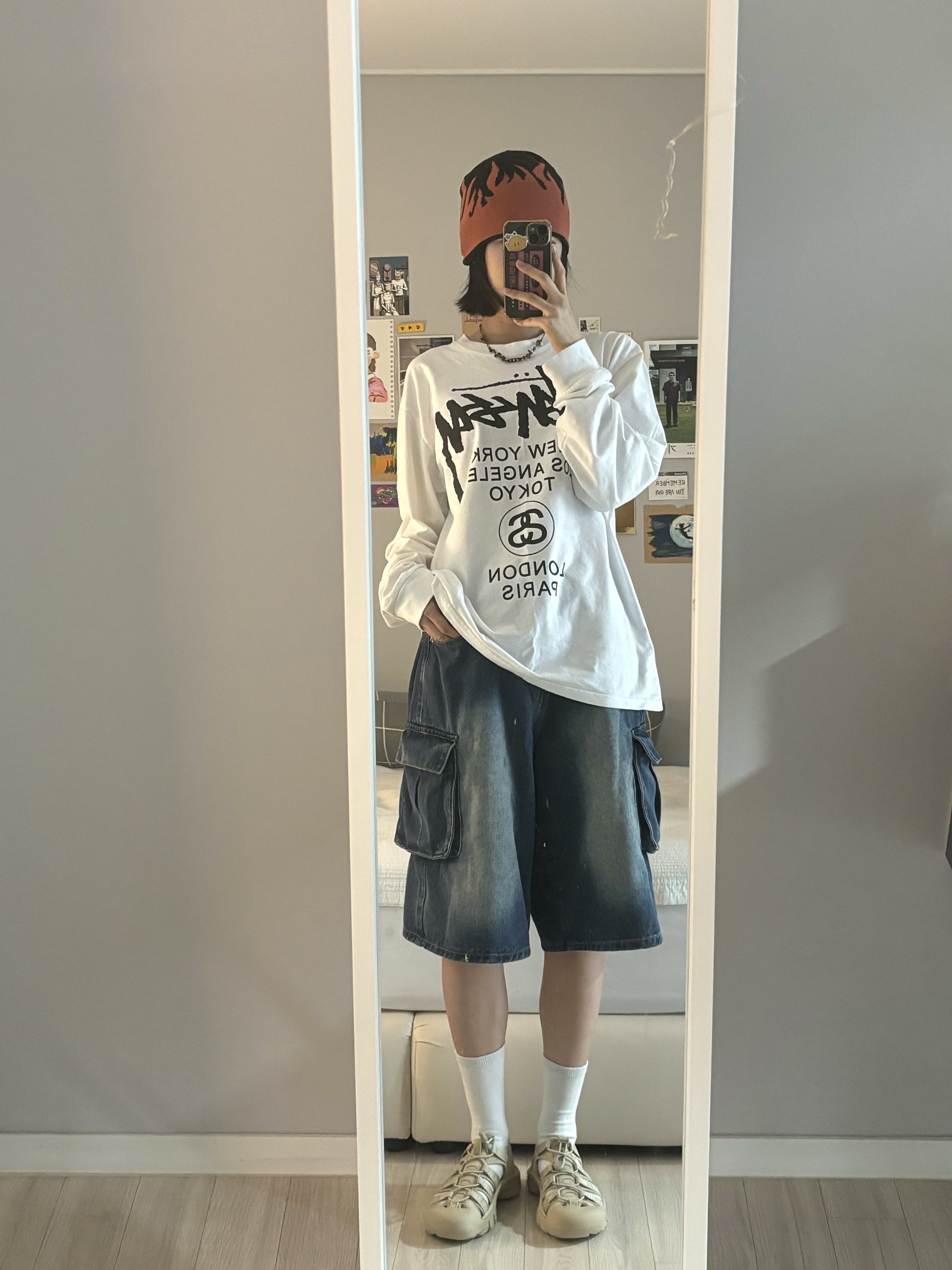 (W) Keen Newport H2 Monochrome Safari, Stussy World Tour LS T-Shirt White 2023 착용 스타일