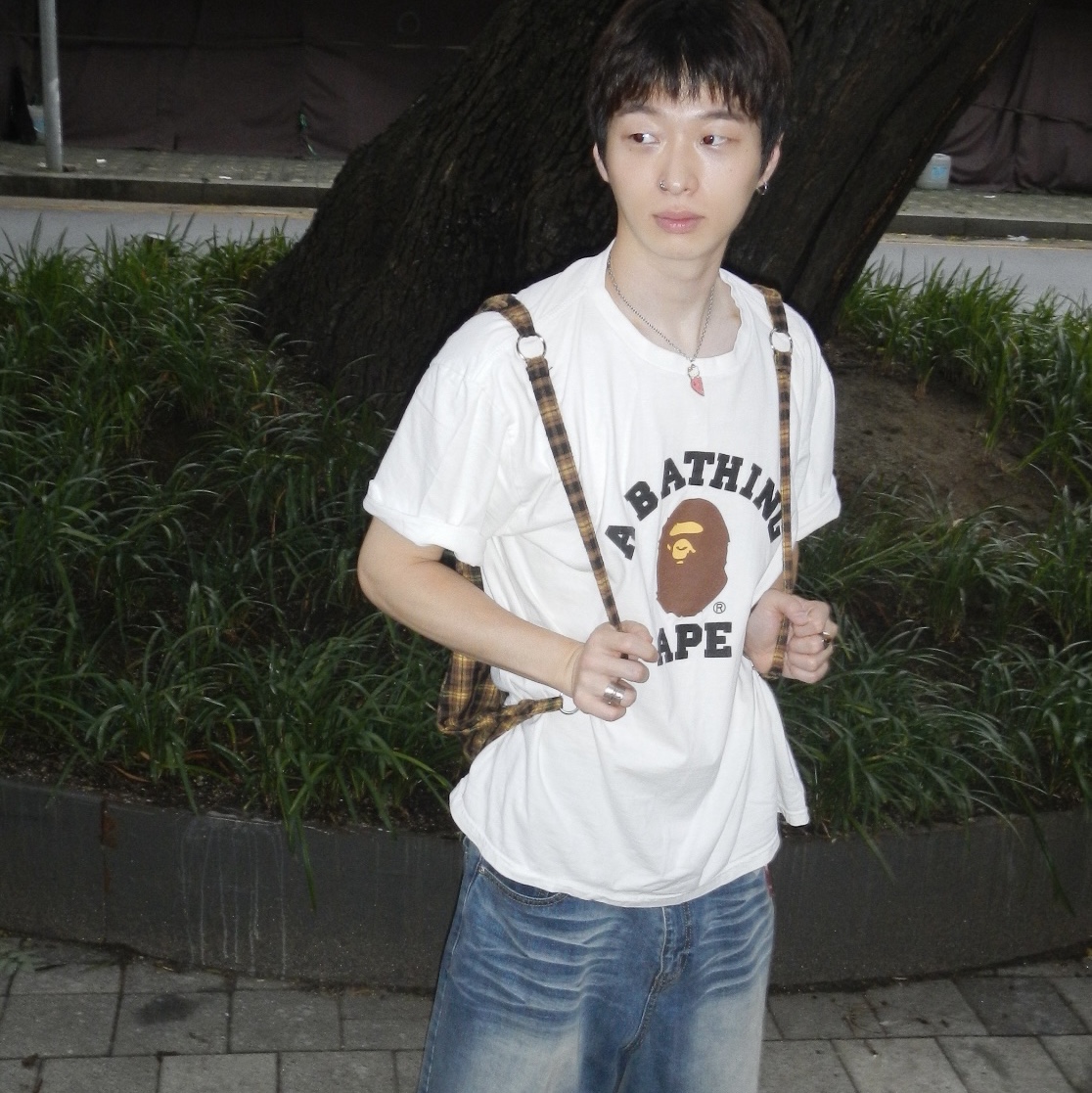 BAPE College T-Shirt White 착용 스타일 - 5