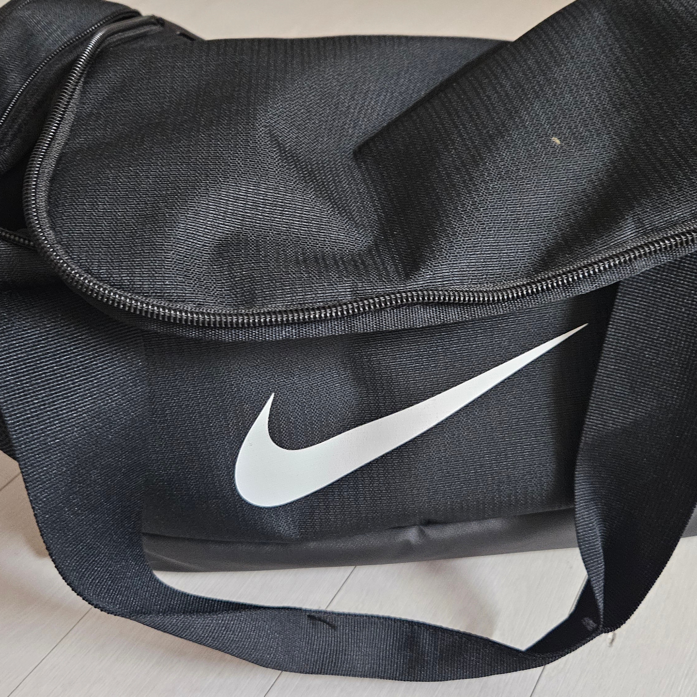 Nike Brasilia 9.5 Training Duffle Bag Small 41L Black 착용 스타일