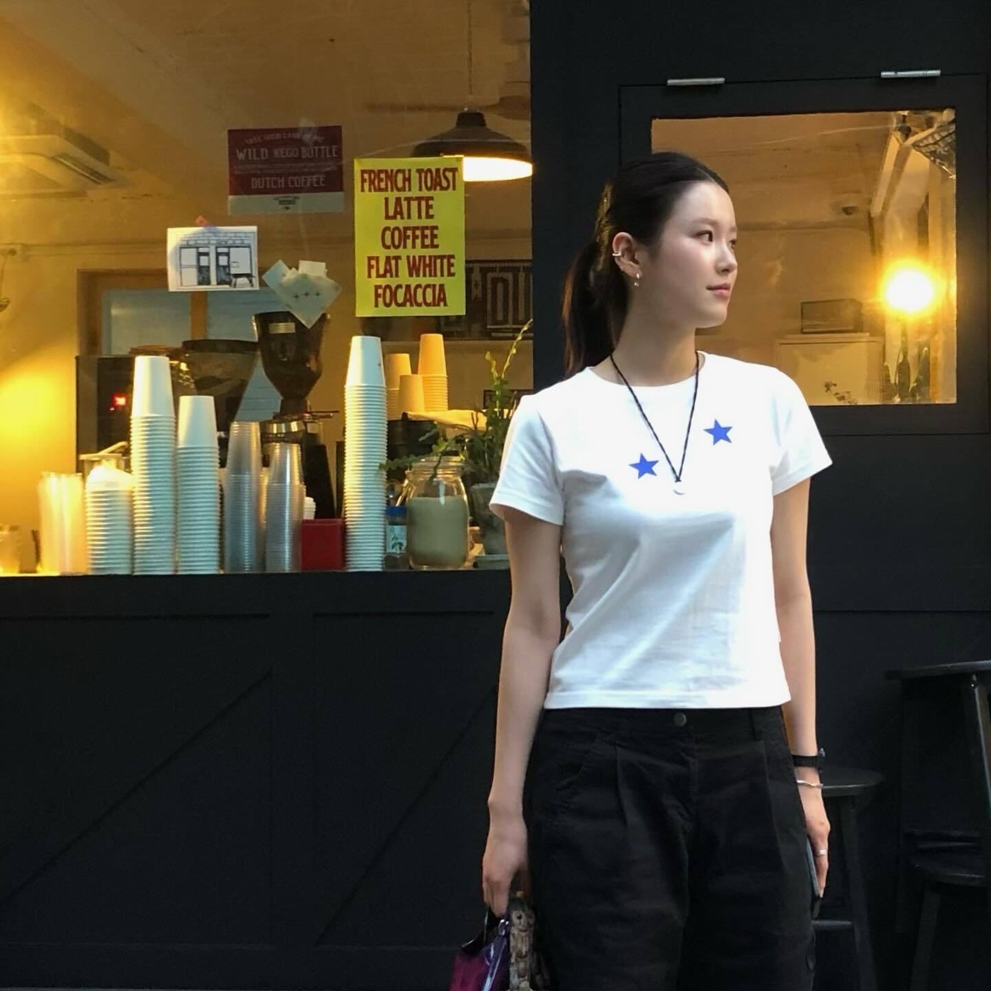 Thevinylhouse Star T-Shirt White 착용 스타일
