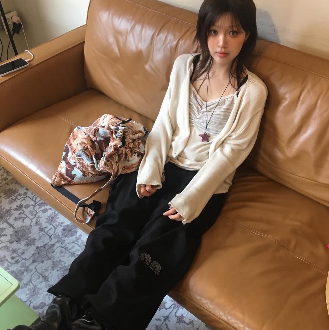 Not New Pattern Duffle Bag Horse, Not New Basic nn Jogger Sweat Pants Black 착용 스타일 - 2