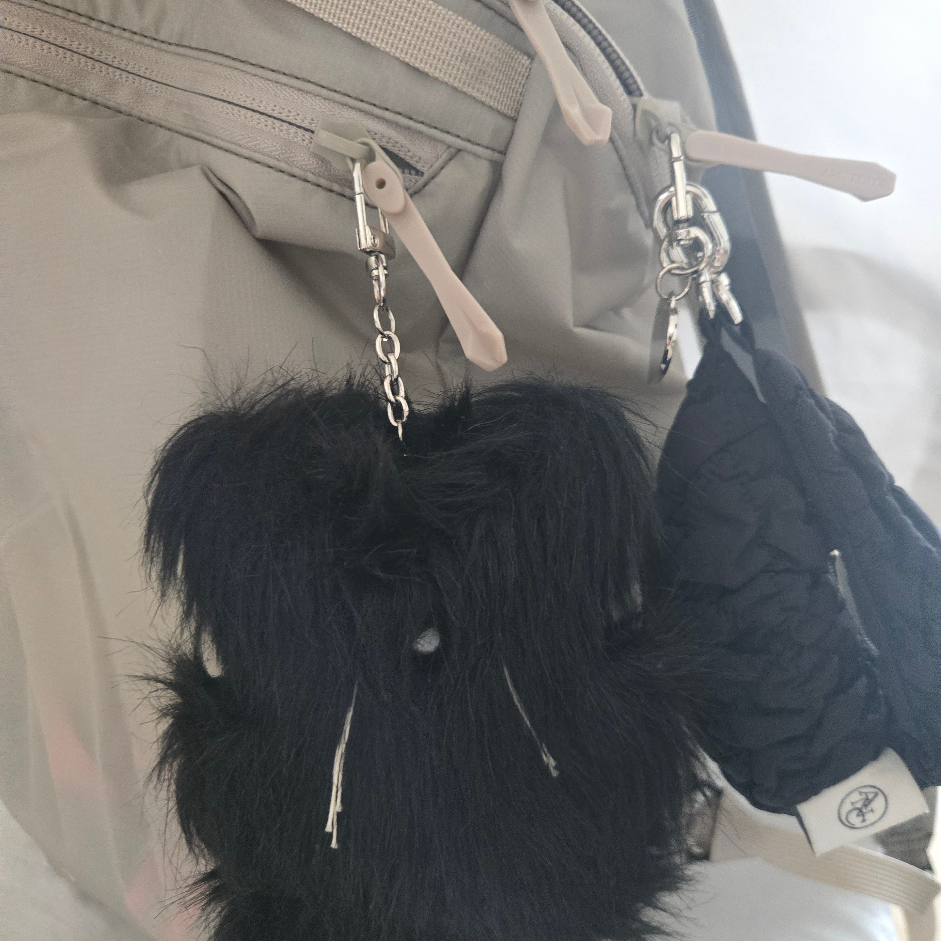 Arc'teryx Heliad 15 Backpack Rune 착용 스타일 - 1