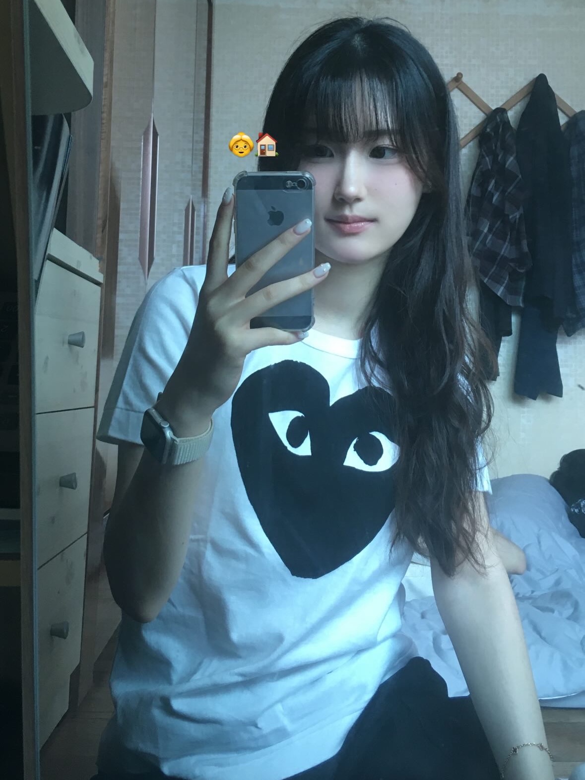 (W) Play Comme des Garcons Black Heart T-Shirt White 착용 스타일