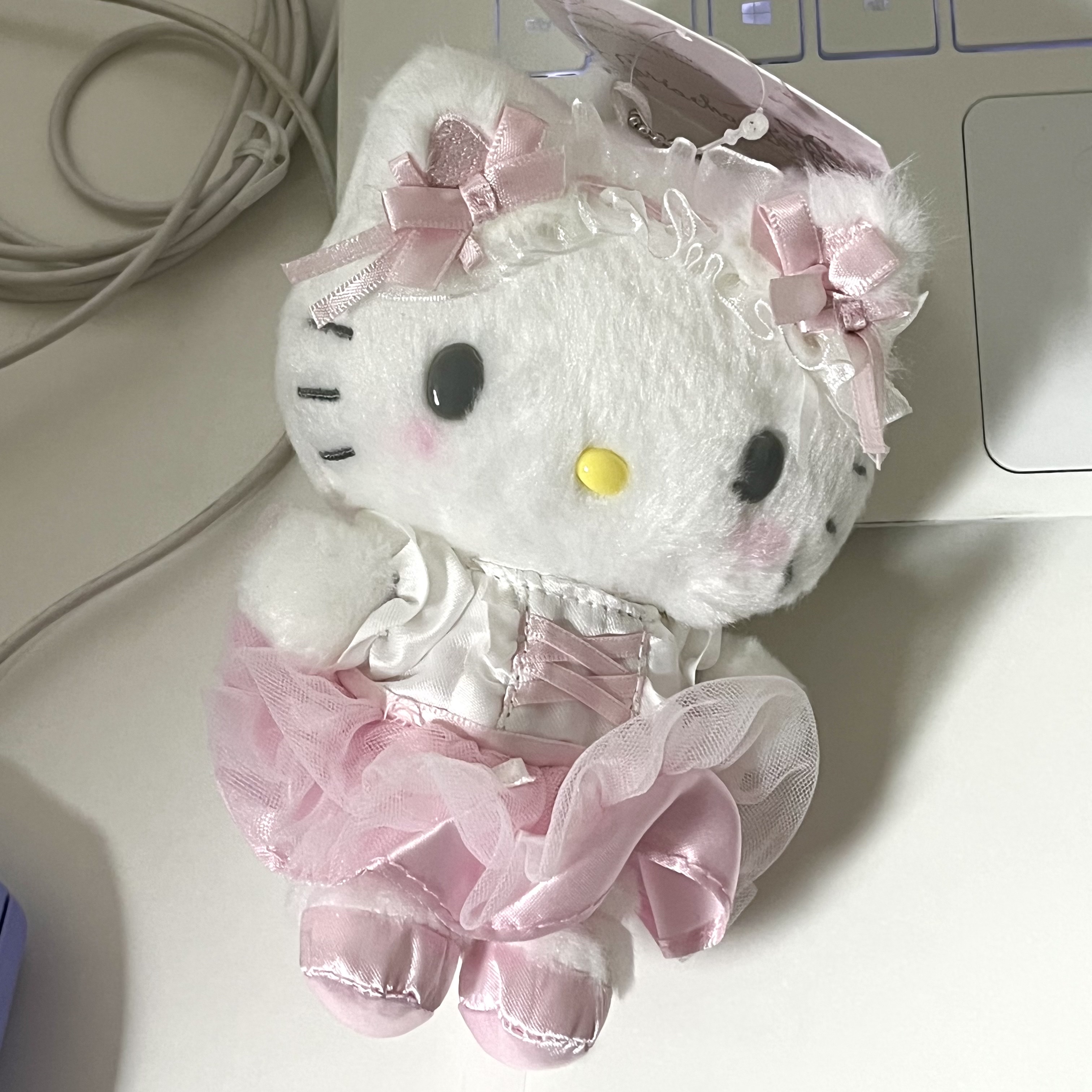 Sanrio Hello Kitty White Cat Ballerina Mascot Holder 착용 스타일
