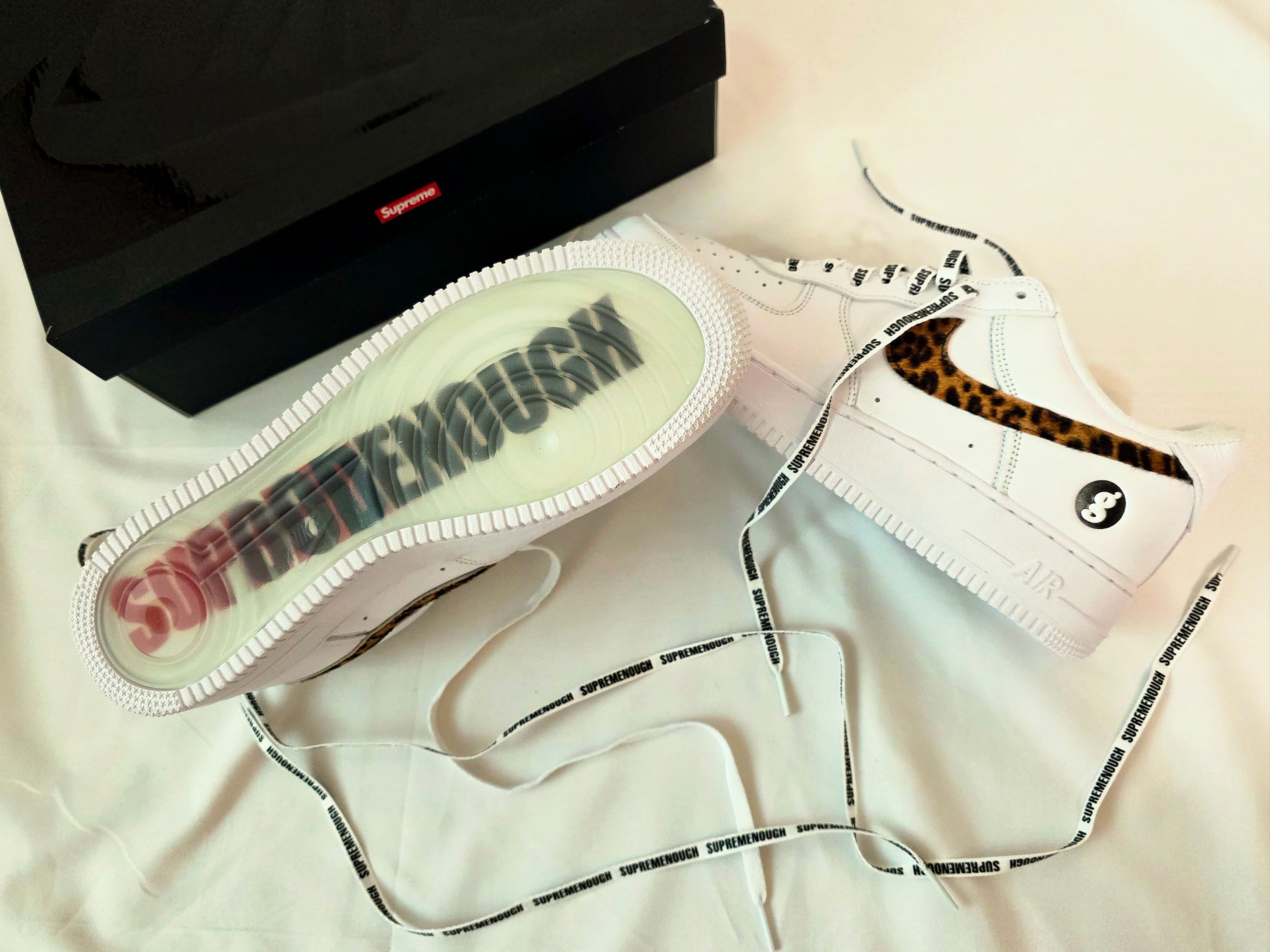 Nike x Supreme x GOODENOUGH Air Force 1 Low White - 25SS 착용 스타일 - 1