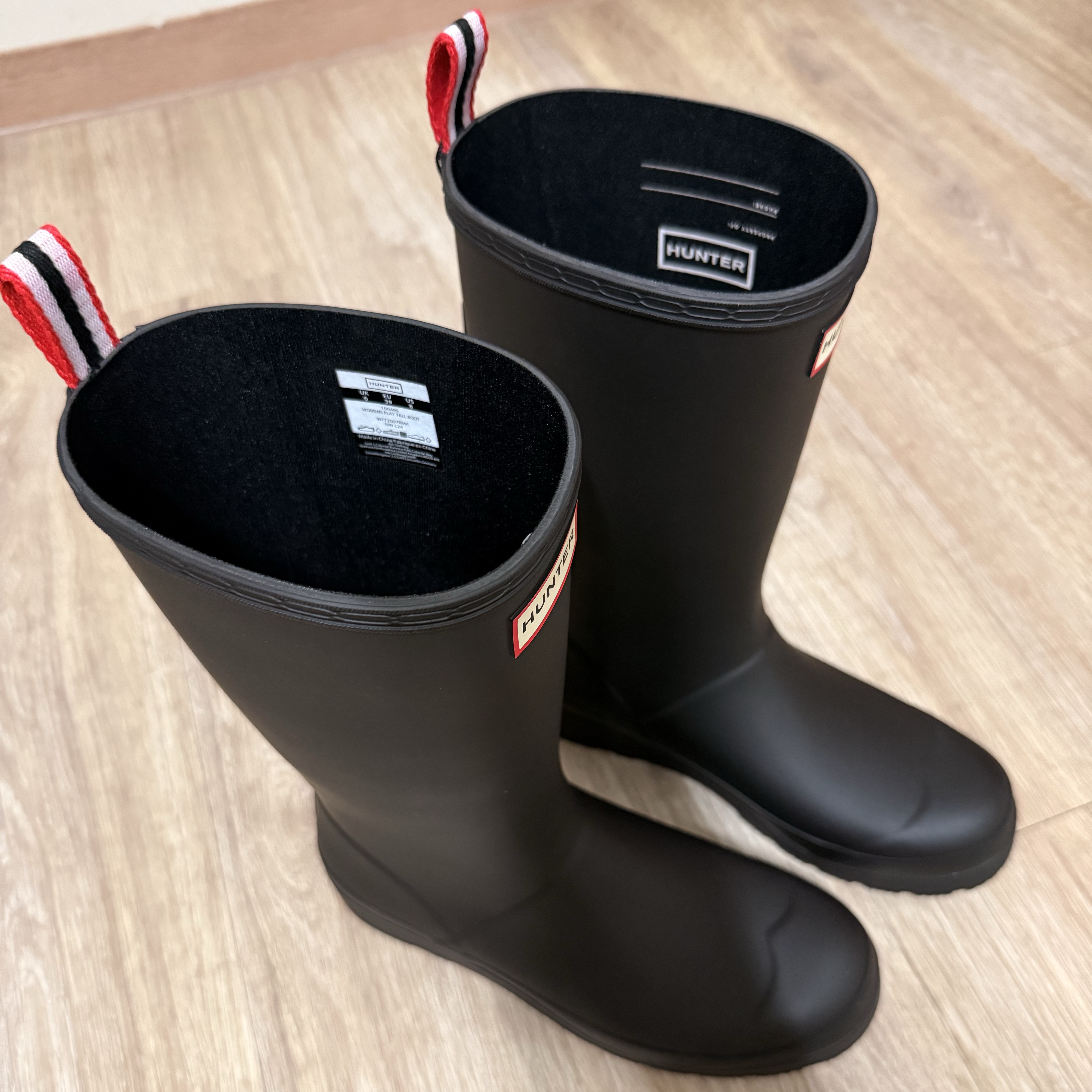 (W) Hunter Play Tall Wellington Rain Boots Black 착용 스타일