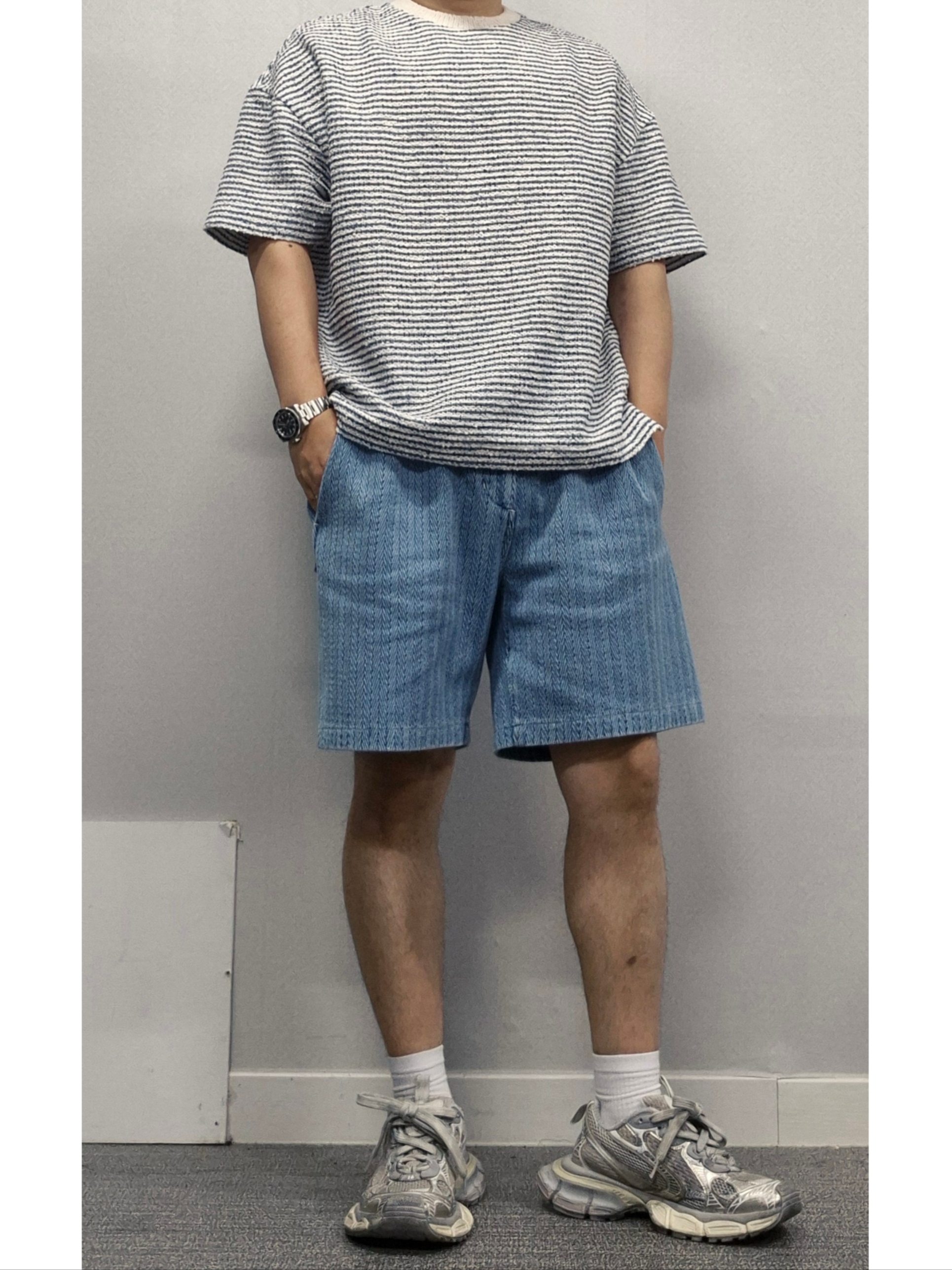 (W) Balenciaga 3XL Sneakers Light Beige 착용 스타일