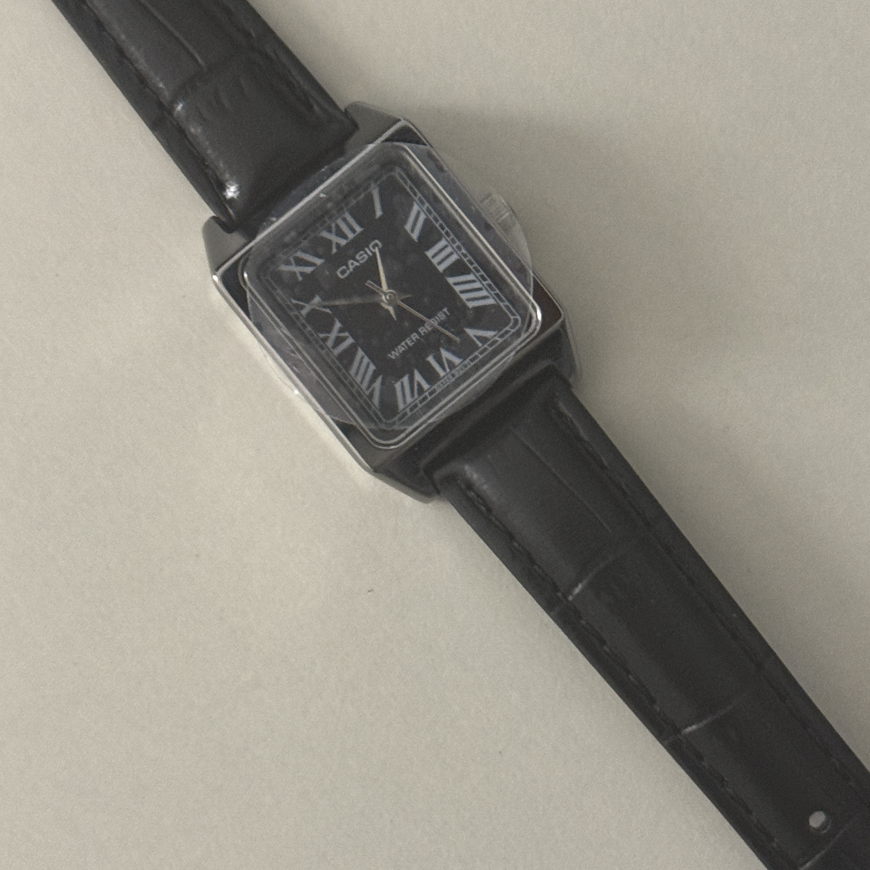 Casio LTP-V007L-1B 착용 스타일