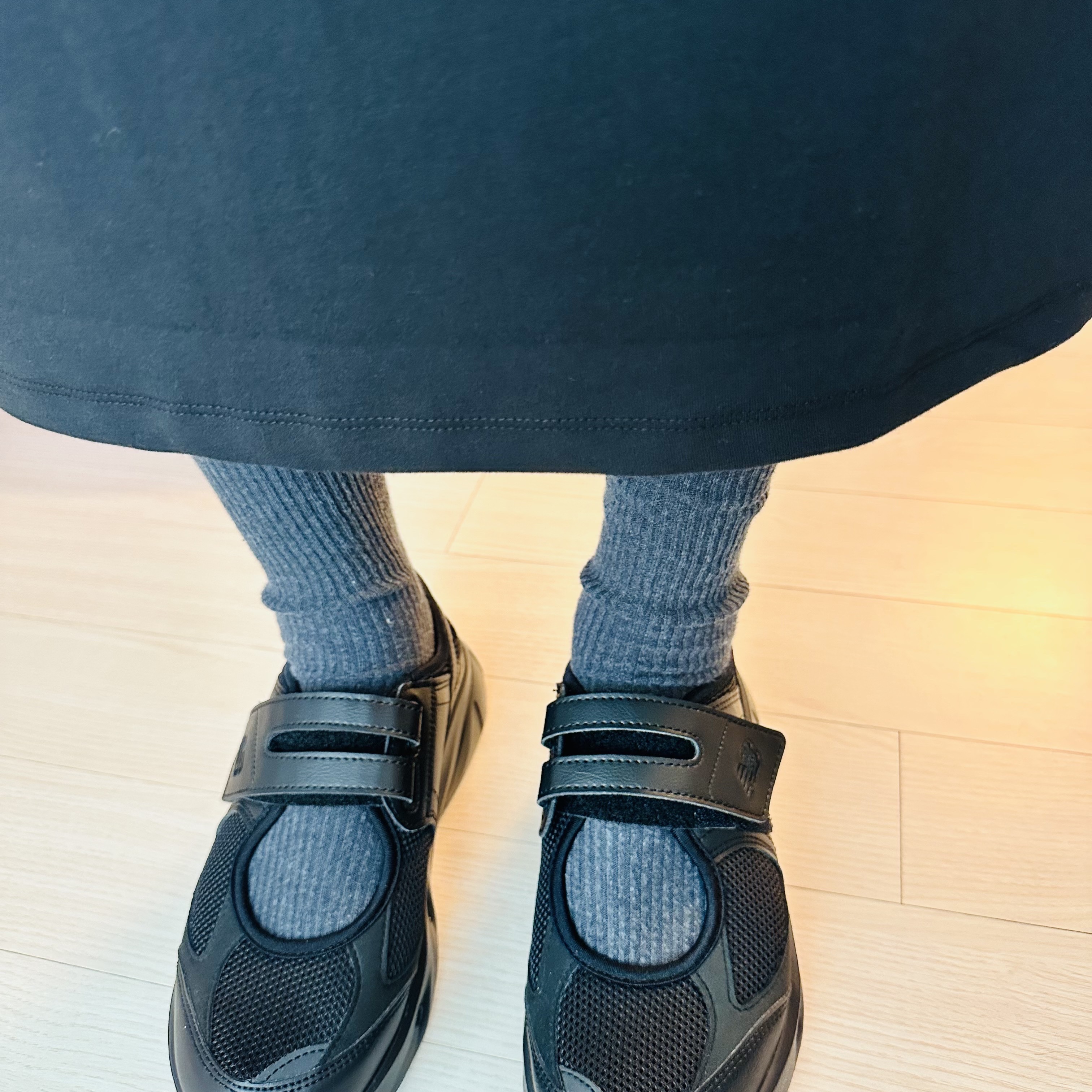 (W) New Balance Breeze SD2202 Triple Black 착용 스타일