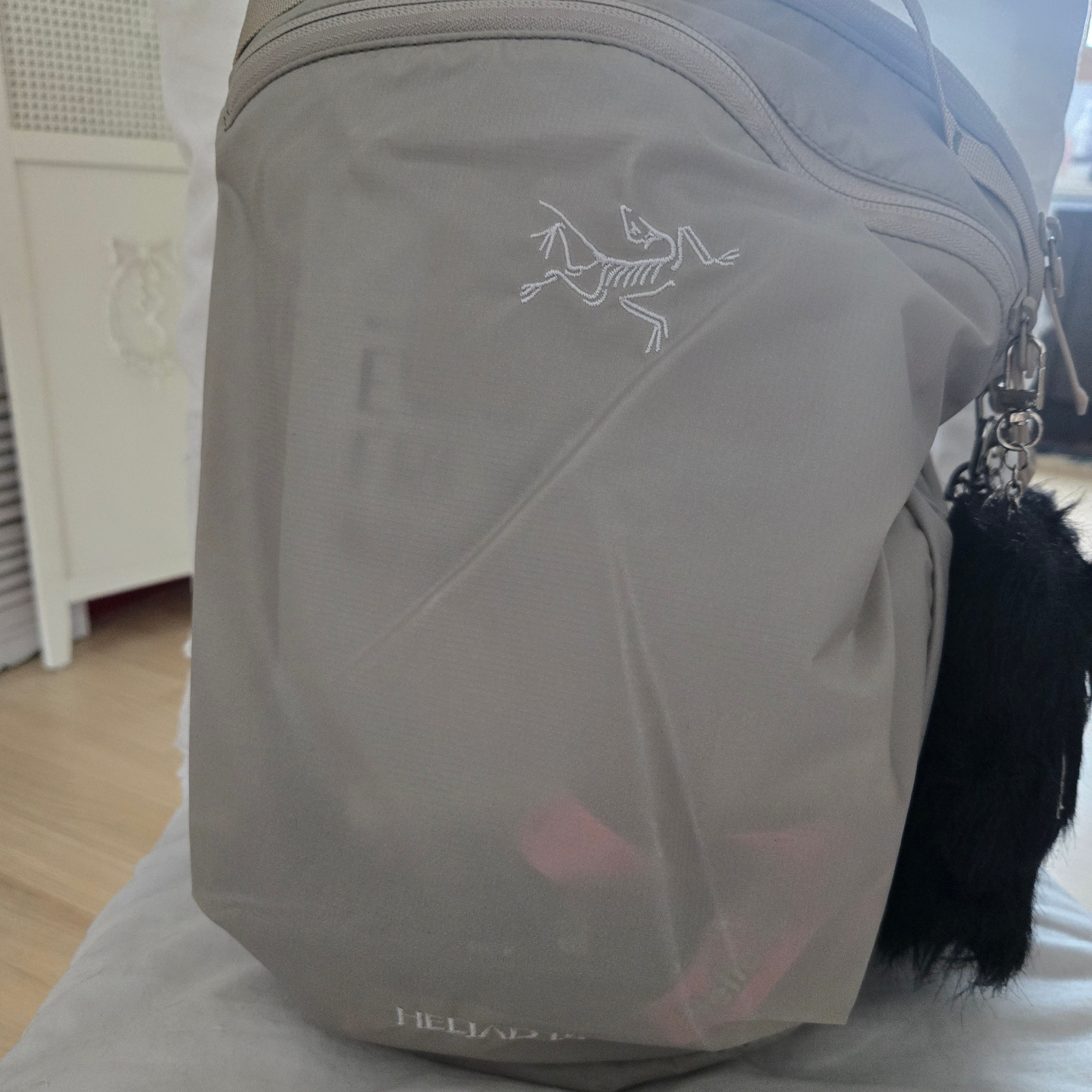 Arc'teryx Heliad 15 Backpack Rune 착용 스타일 - 2