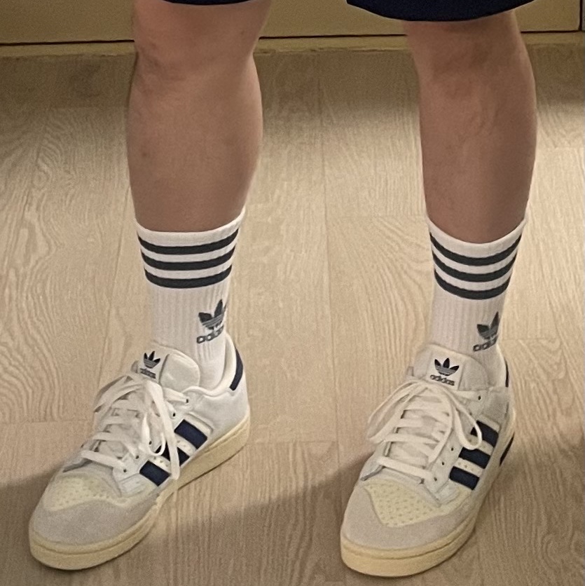 Adidas Centennial 85 Low Crystal White Victory Blue 착용 스타일