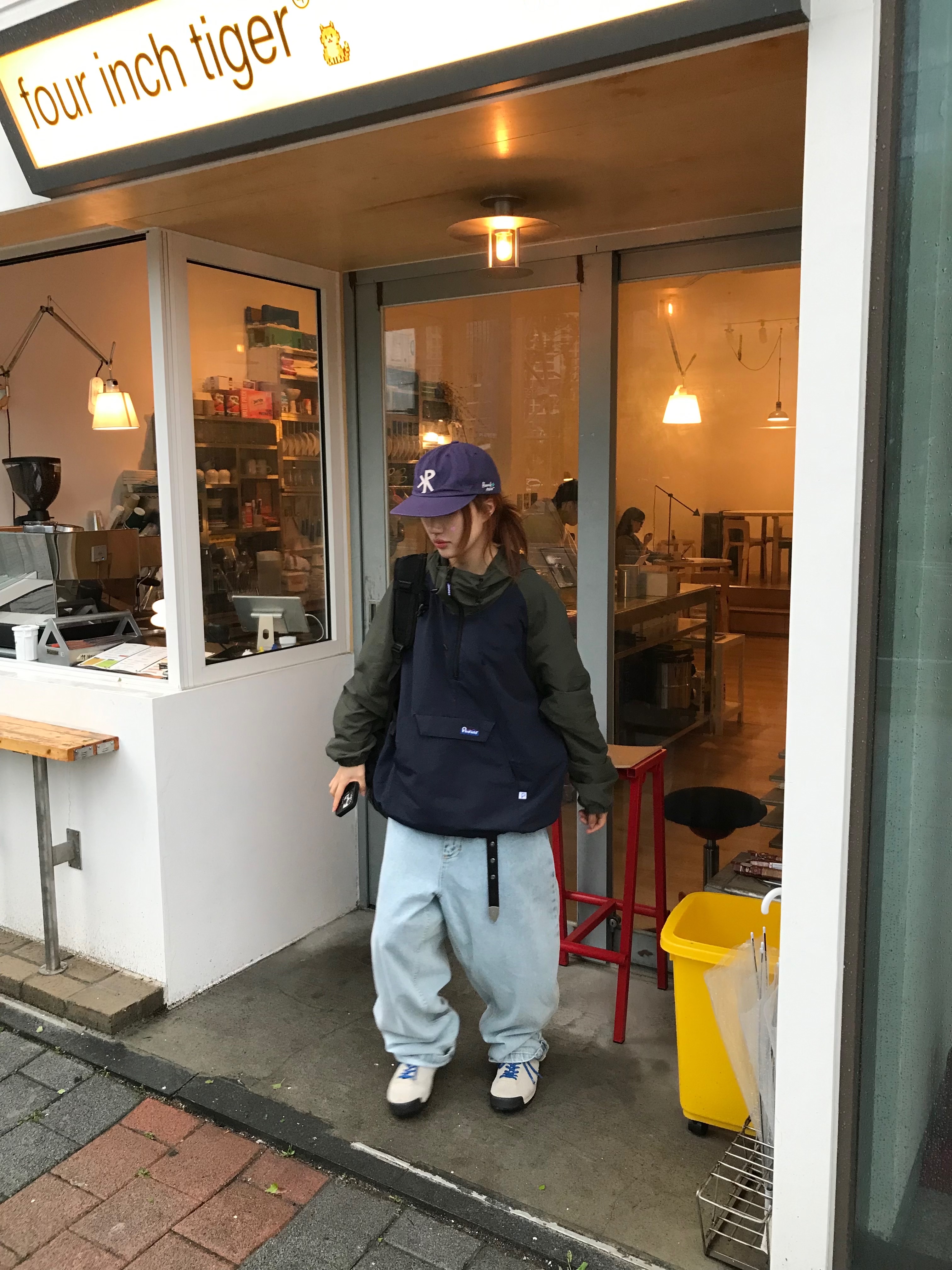 Polar Skate Co. Big Boy Og Logo Pants Light Blue 착용 스타일 - 3
