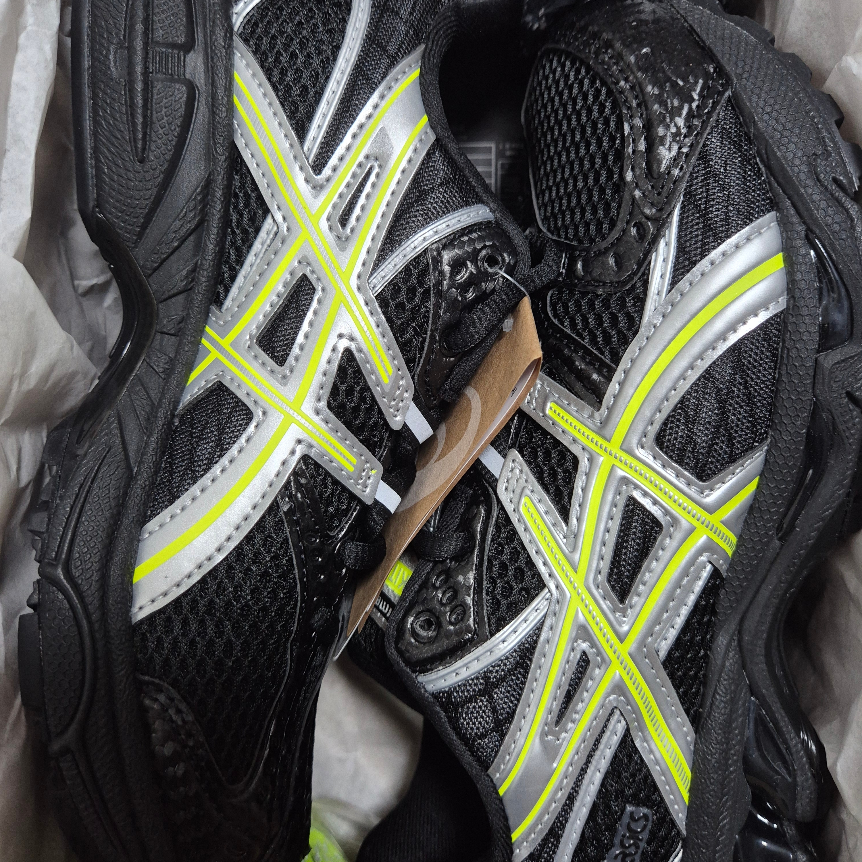 Asics x Kith Gel-Nimbus 10.1 Black Pure Silver 착용 스타일 - 1