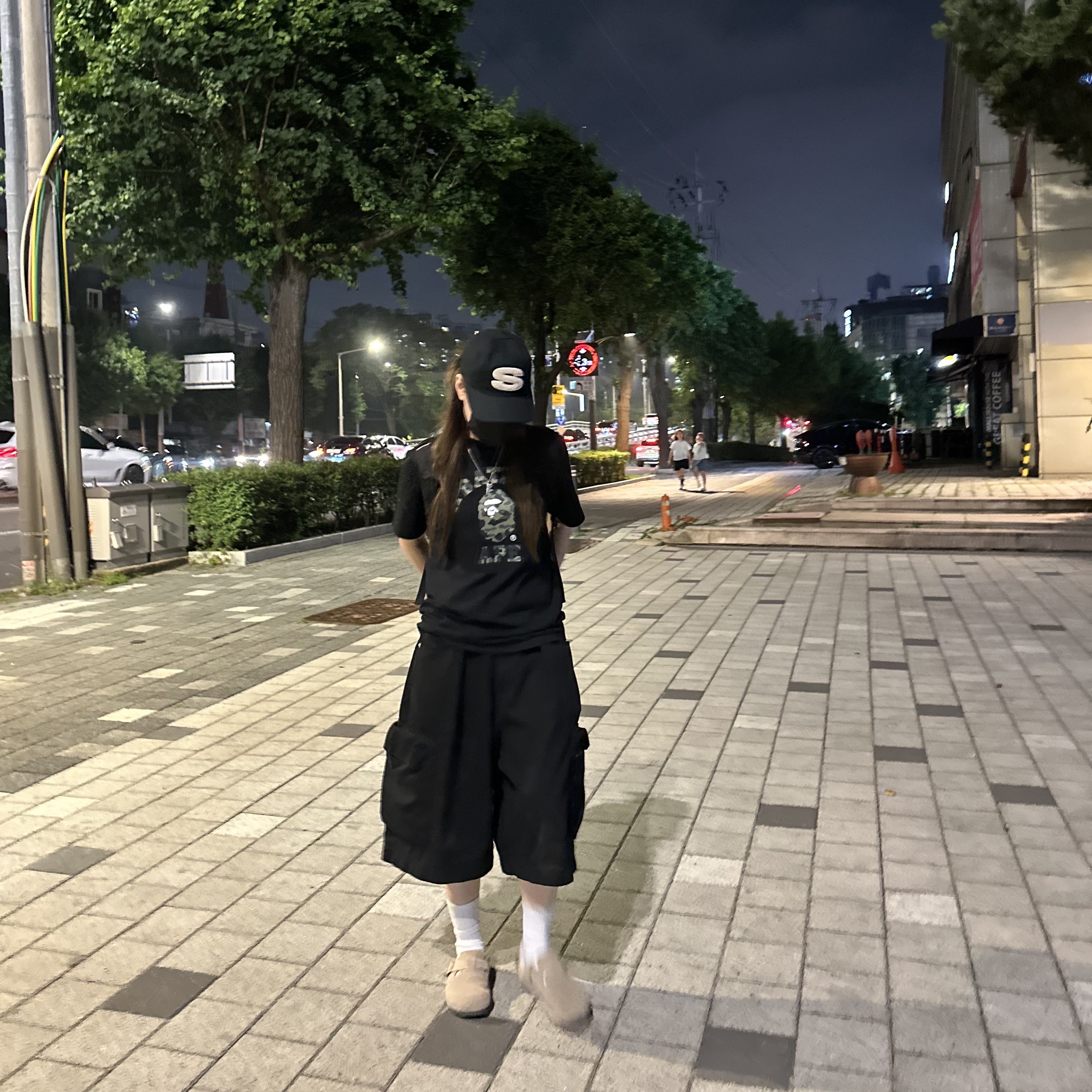 BAPE 1st Camo College T-Shirt Black Green, Birkenstock Boston Soft Footbed Taupe - Regular 착용 스타일 - 1