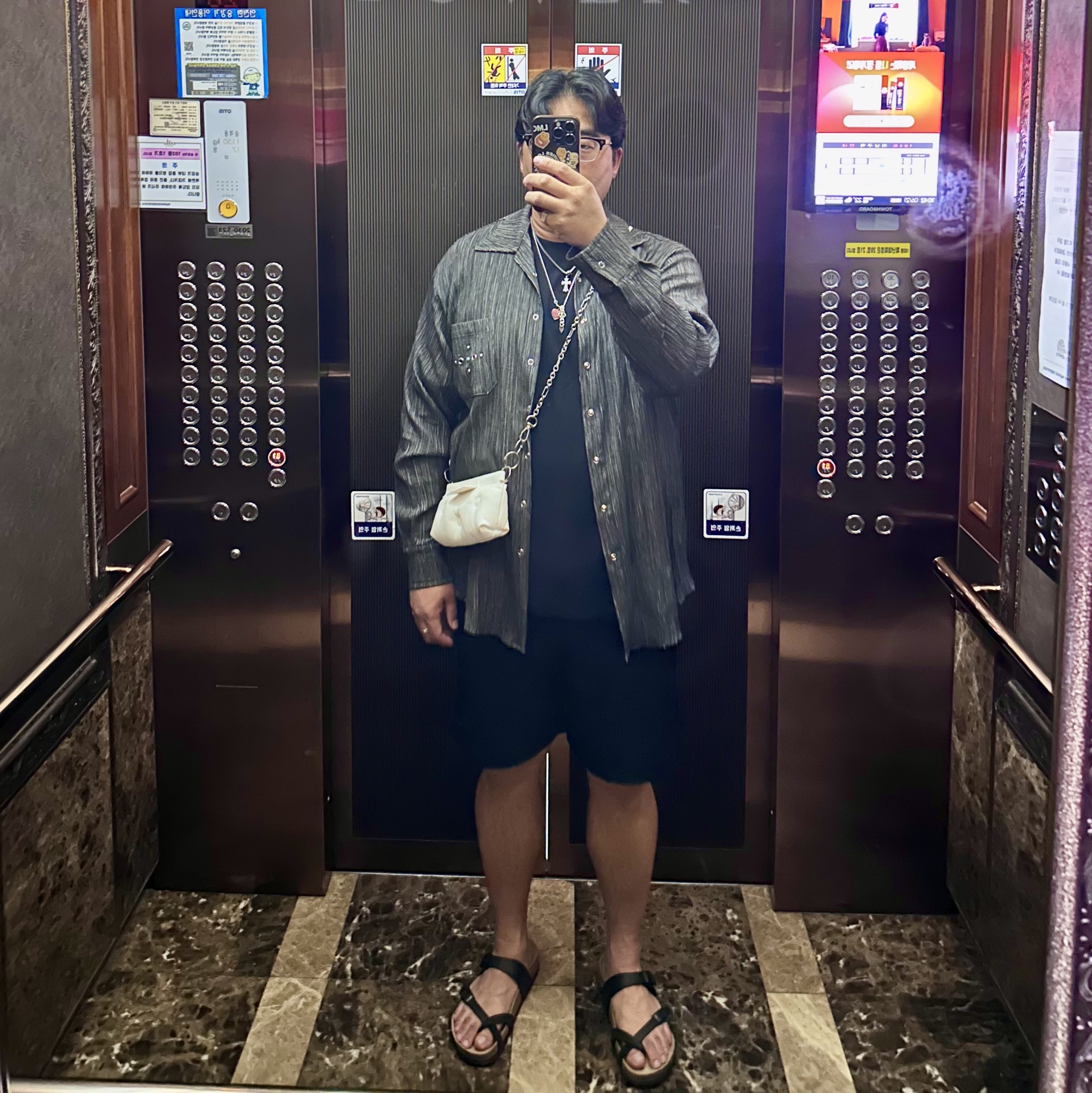 Chrome Hearts Bonennoisseur II Black Gold Plated, Birkenstock Mayari Oiled Leather Black - Regular 착용 스타일 - 1
