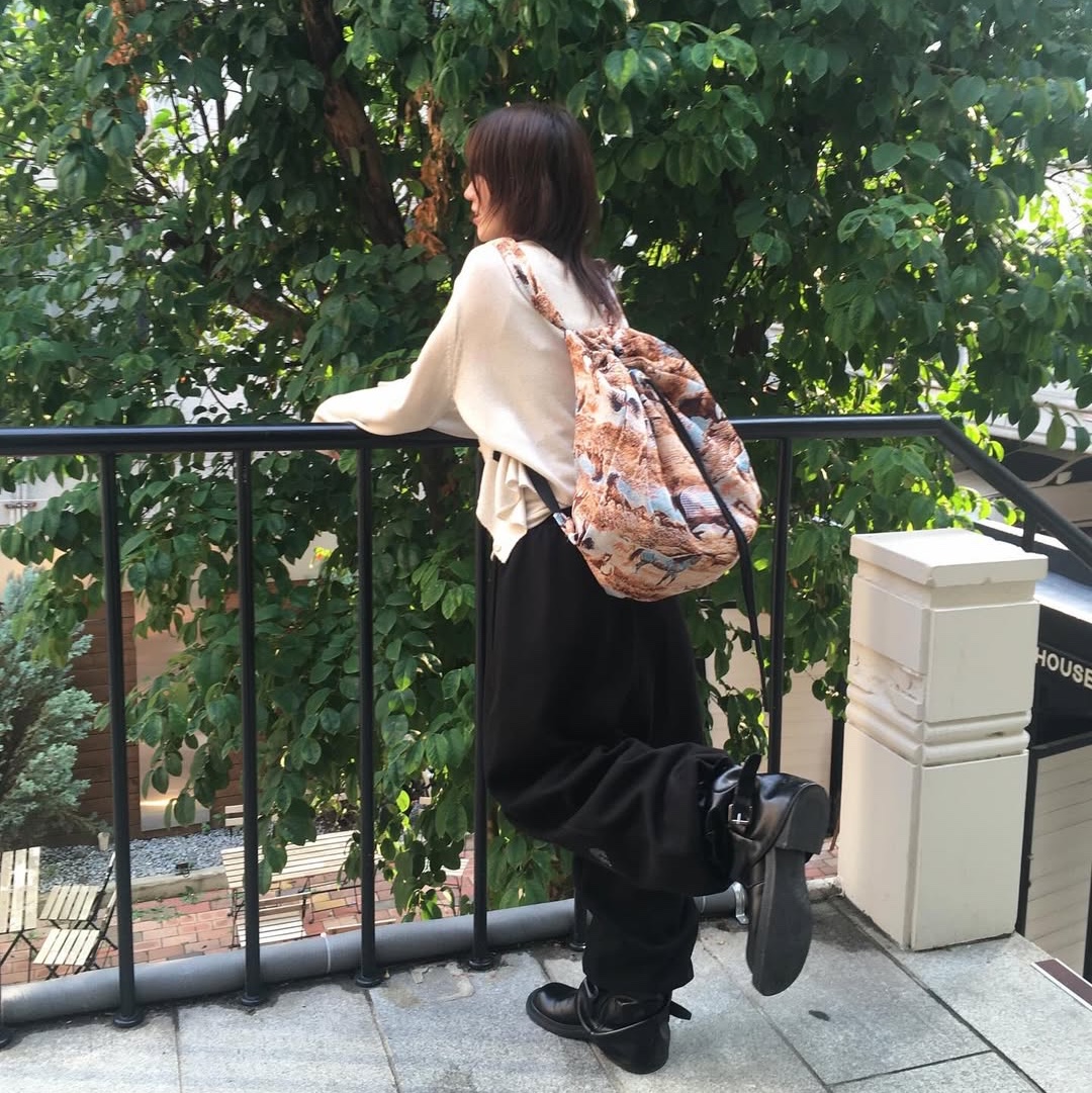 Not New Pattern Duffle Bag Horse, Not New Basic nn Jogger Sweat Pants Black 착용 스타일 - 1