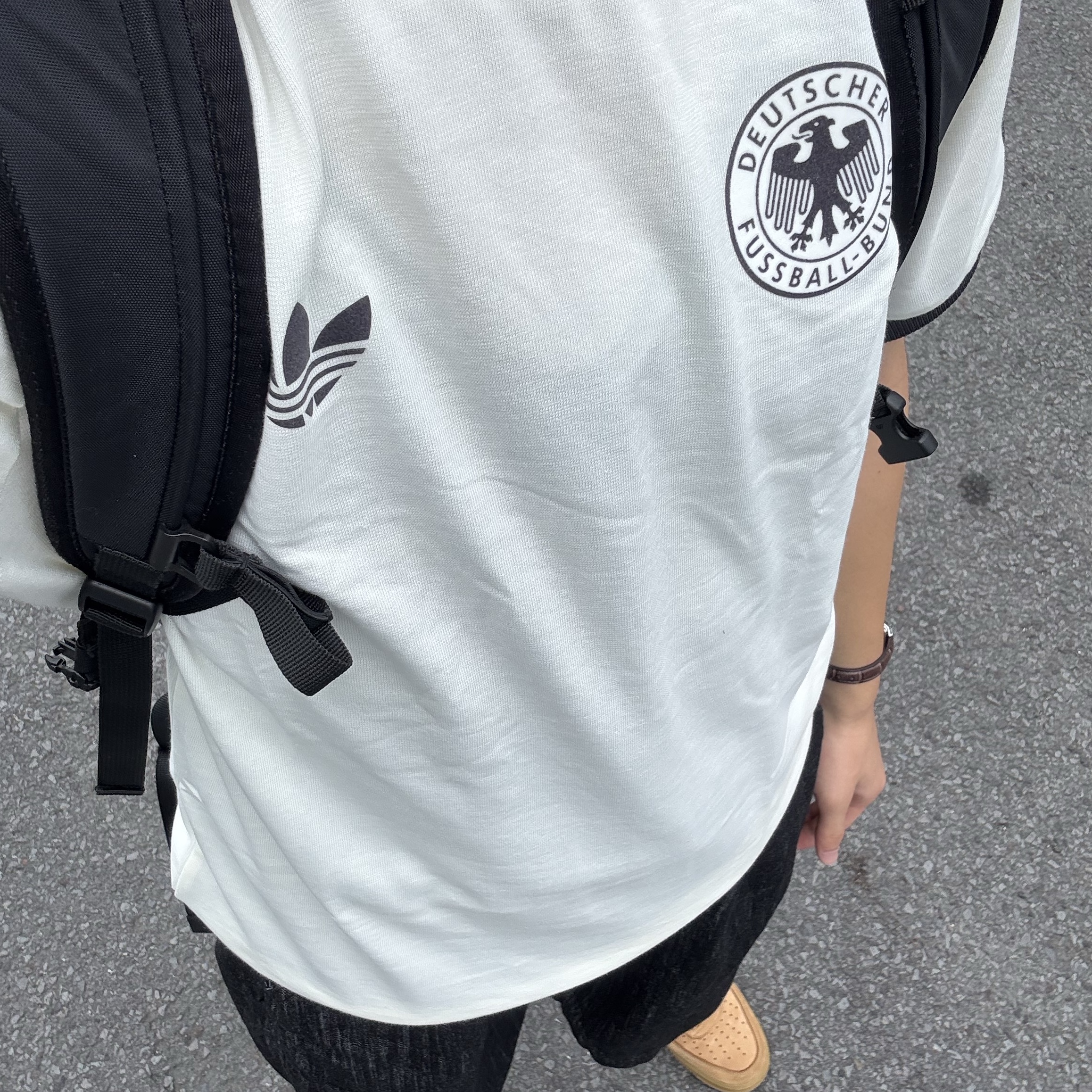 Adidas German Adicolor Classic 3-Stripes T-Shirt Off White - KR Sizing 착용 스타일