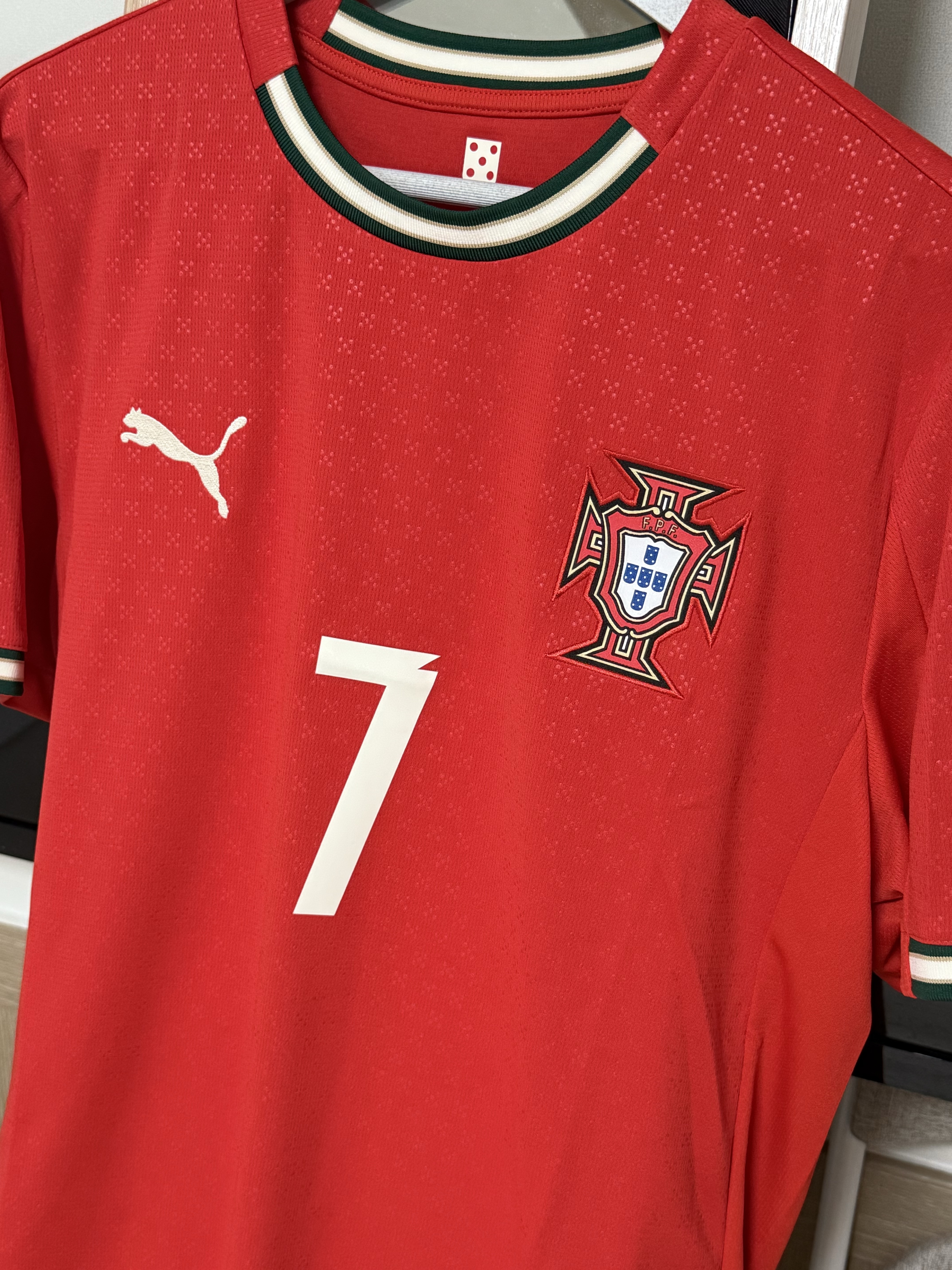 Puma Portugal 2025 Home Jersey Sport Red (Non Marking Ver.) 착용 스타일 - 2