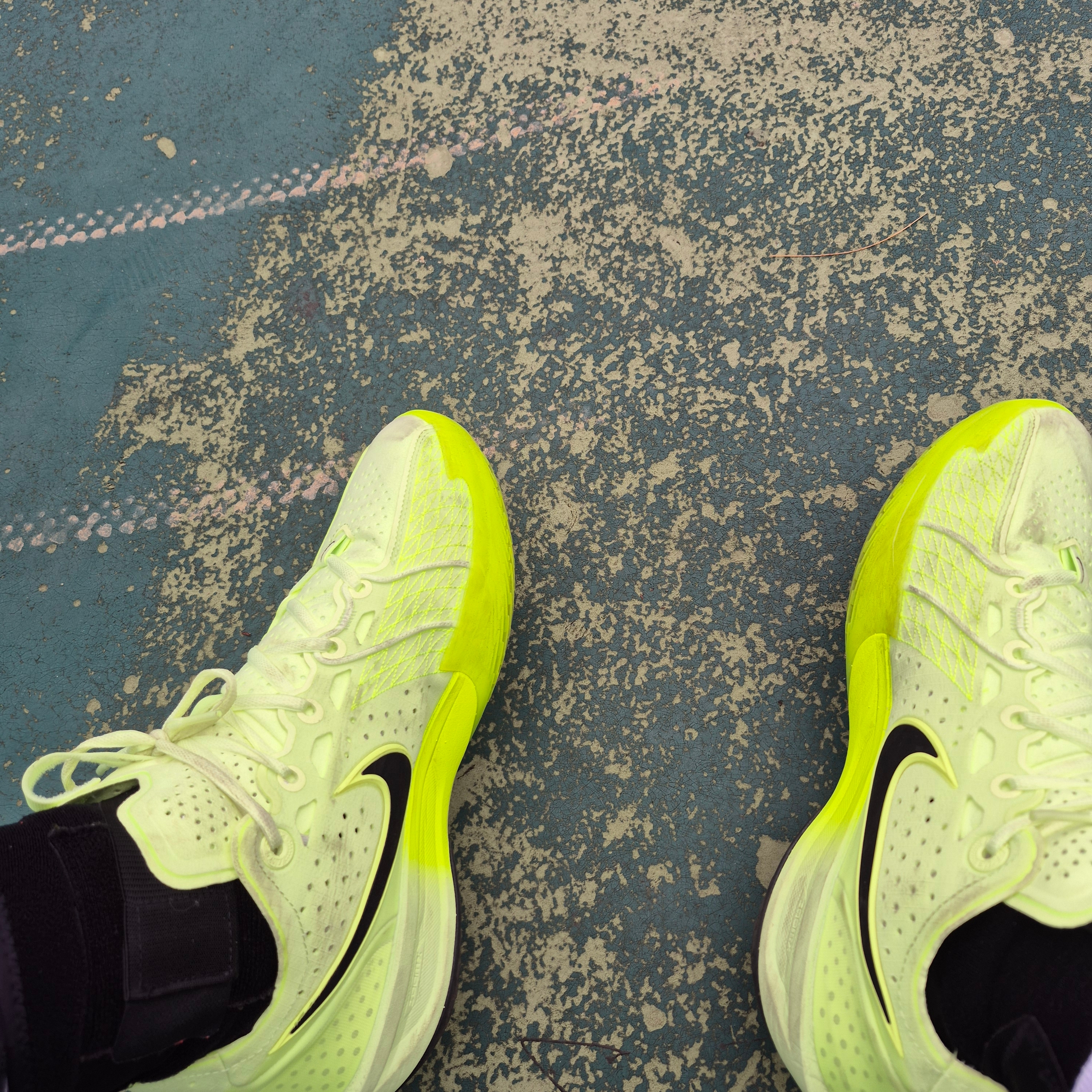 Nike Air Zoom G.T. Cut 3 EP Barely Volt Black 착용 스타일