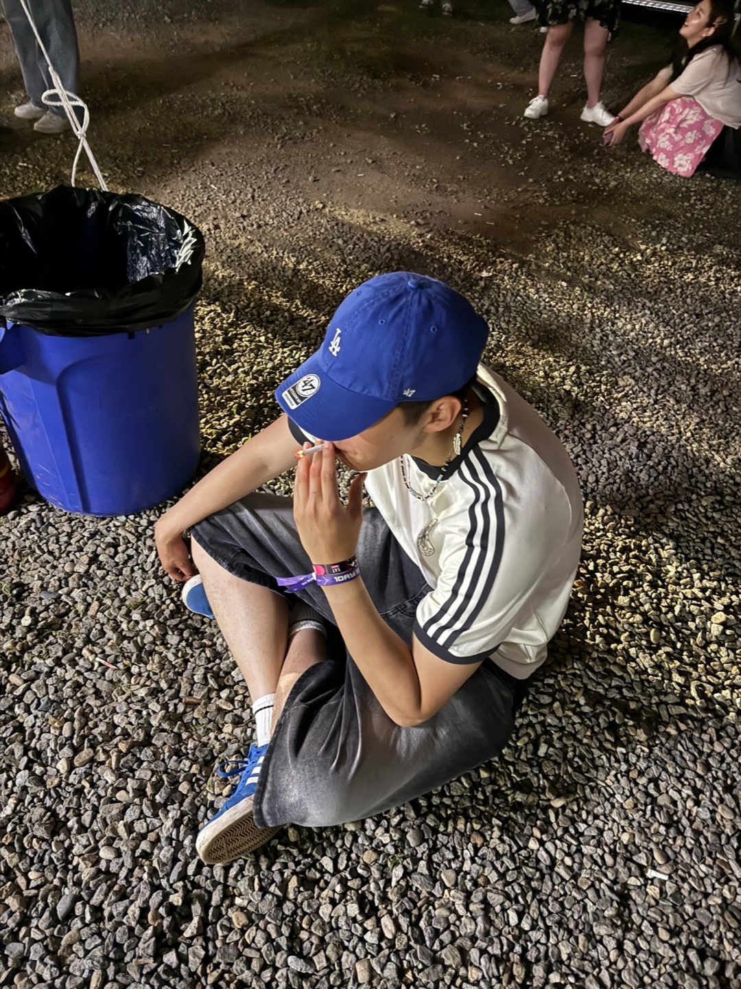 Adidas German Adicolor Classic 3-Stripes T-Shirt Off White - US Sizing, 47 Brand LA Dodgers Base Runner Clean Up Royal 착용 스타일 - 3