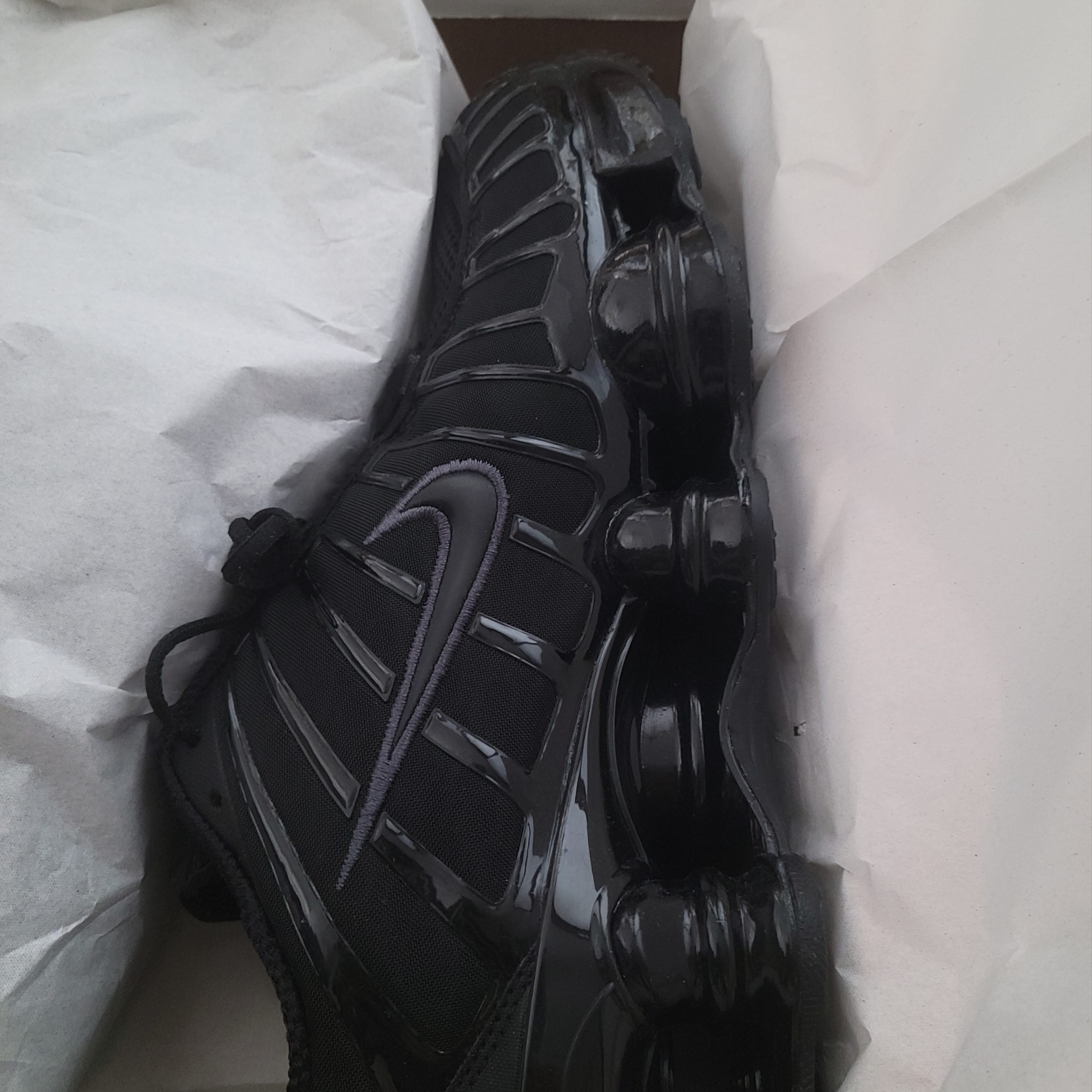 Nike Shox TL Black Metallic Hematite 착용 스타일