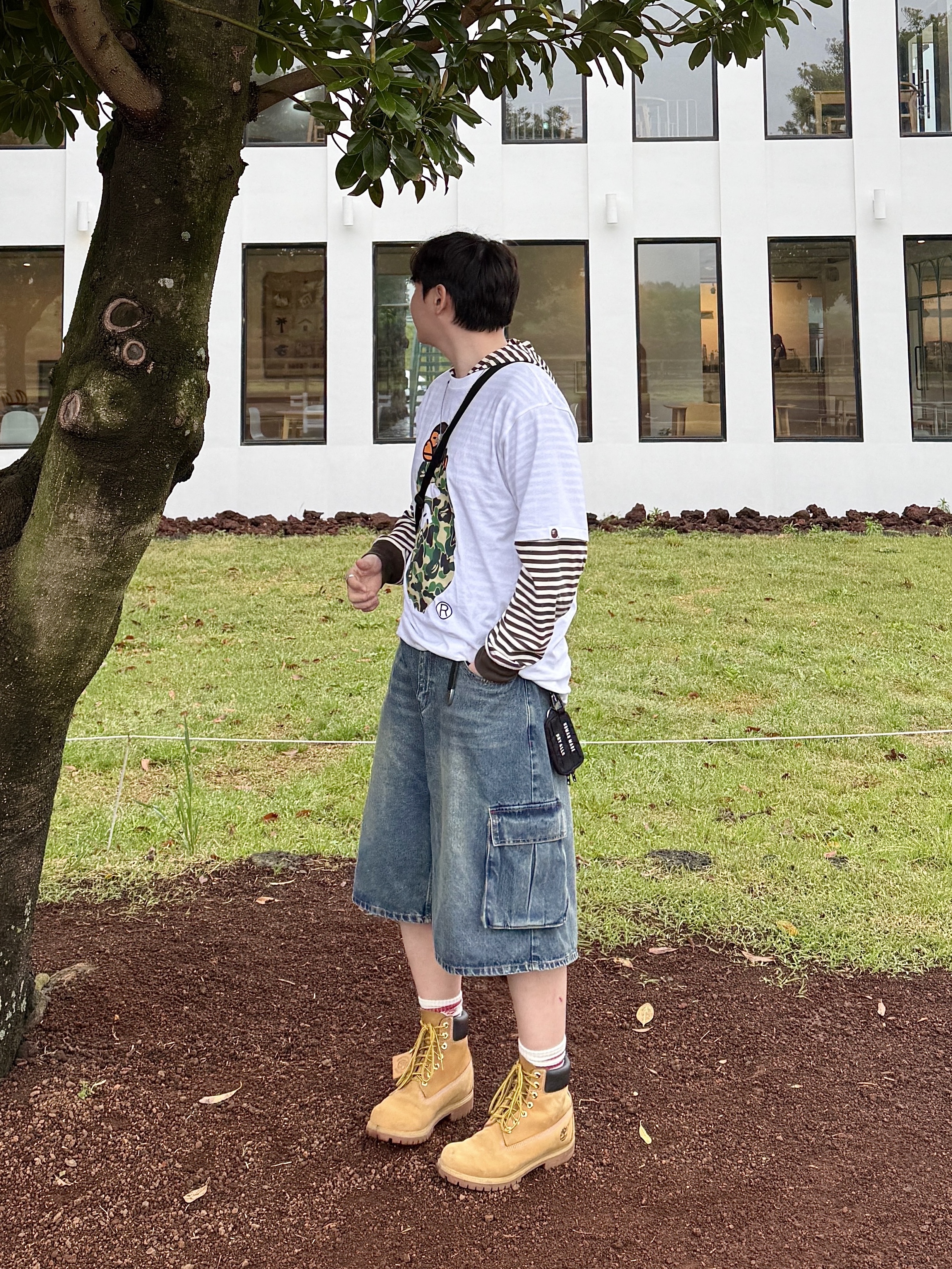 BAPE ABC Camo Milo on Big Ape T-Shirt White Green, Apple Watch SE 2024 40mm GPS Silver Aluminium Case with Sport Band S/M Denim (Korean Ver.) 착용 스타일 - 2