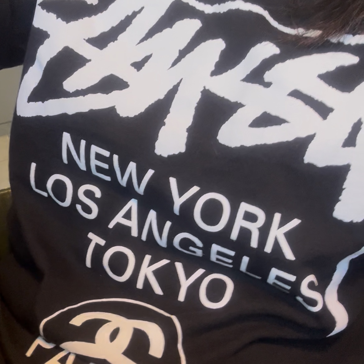 Stussy World Tour T-Shirt Black 착용 스타일