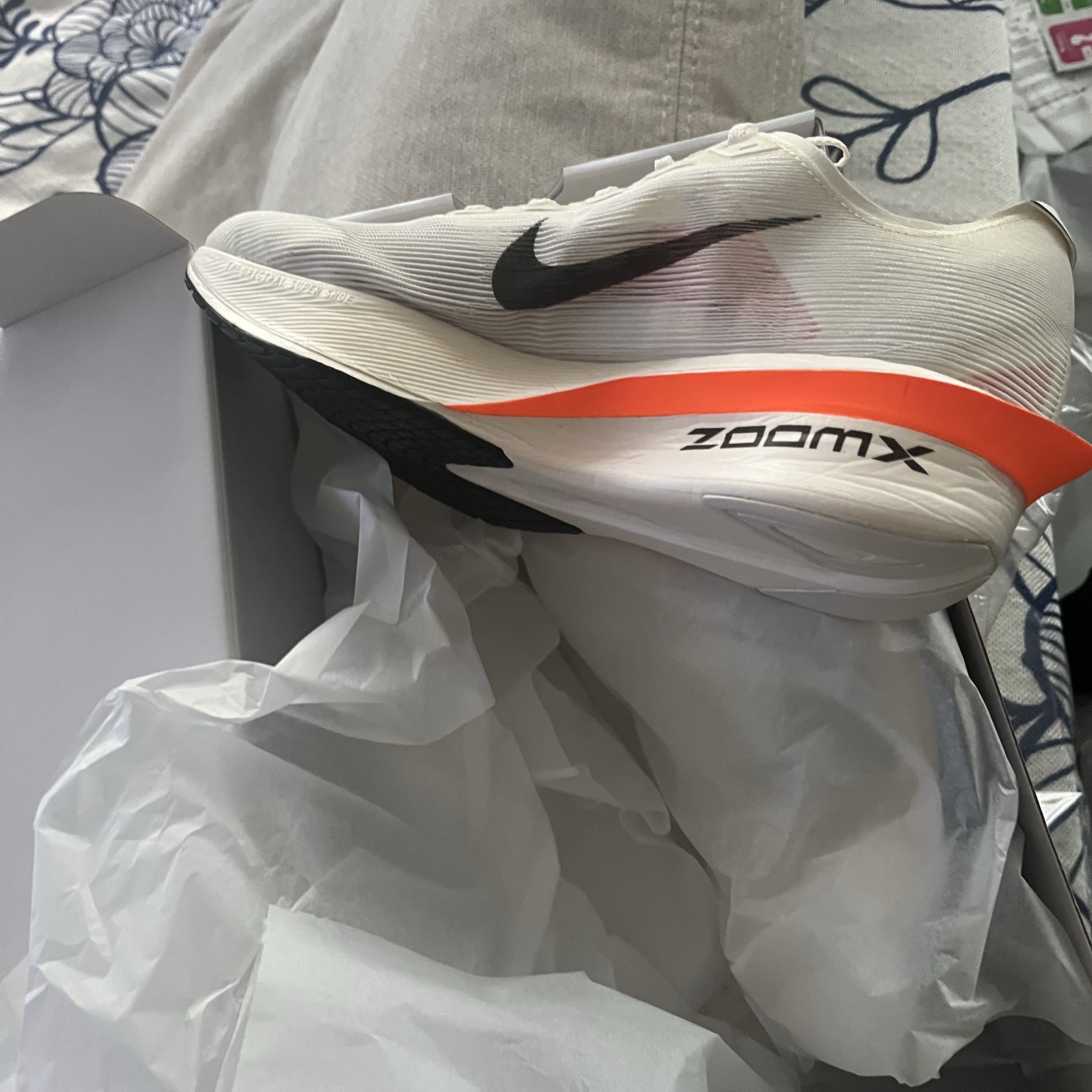Nike ZoomX Vaporfly Next% 4 Proto Sail Total Orange 착용 스타일 - 2