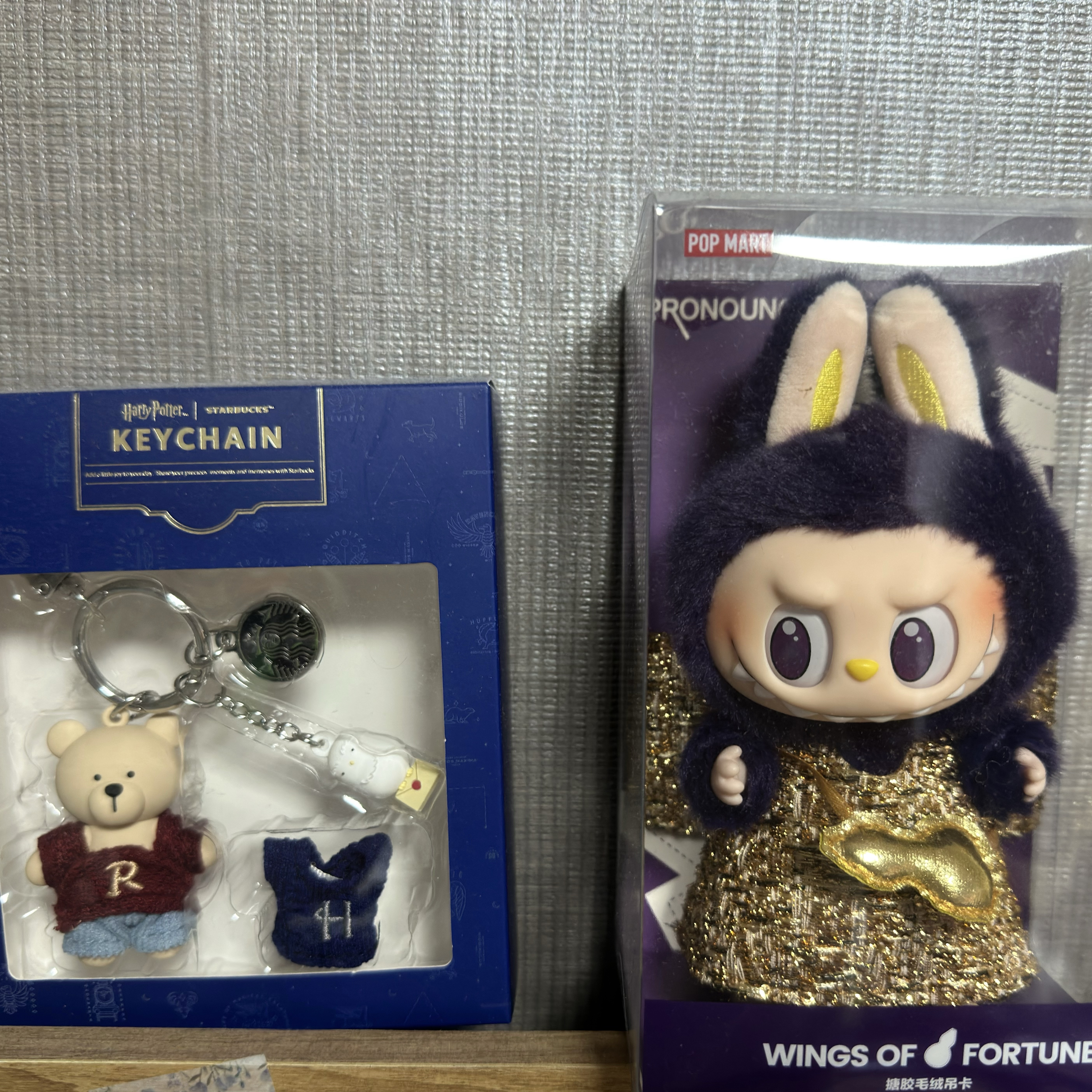 Starbucks x Harry Potter Bearista Keychain Set, Pop Mart Labubu x Pronounce Lucky Fairy Toy Keyring 착용 스타일