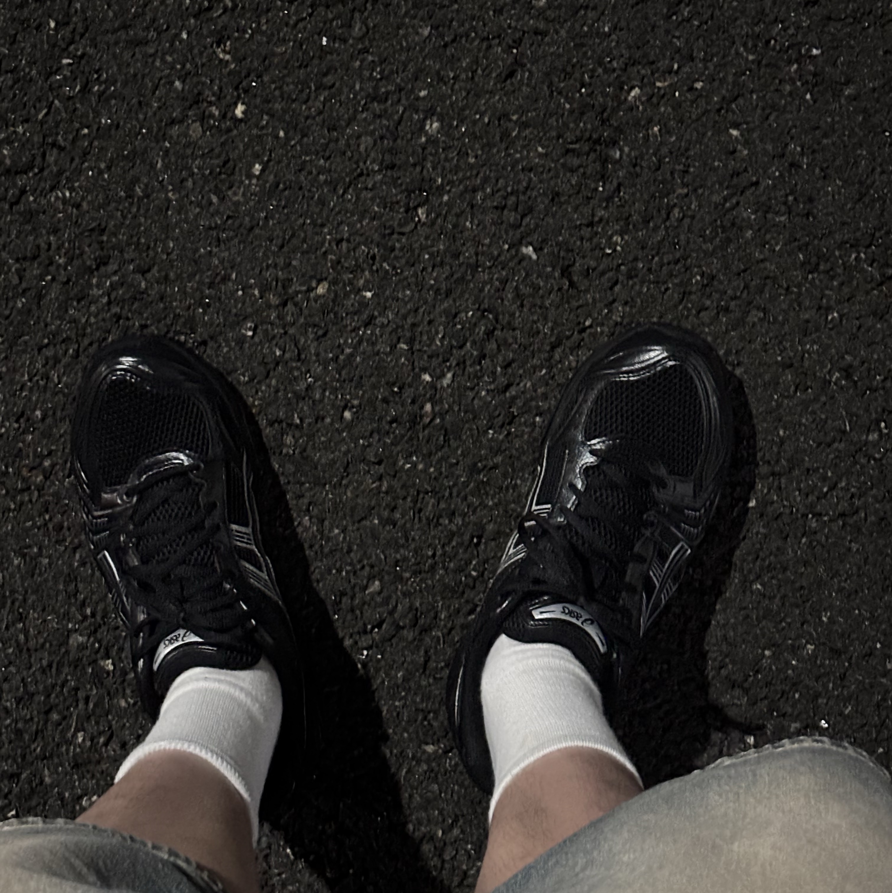 Asics Gel-Kayano 14 Black Pure Silver 착용 스타일