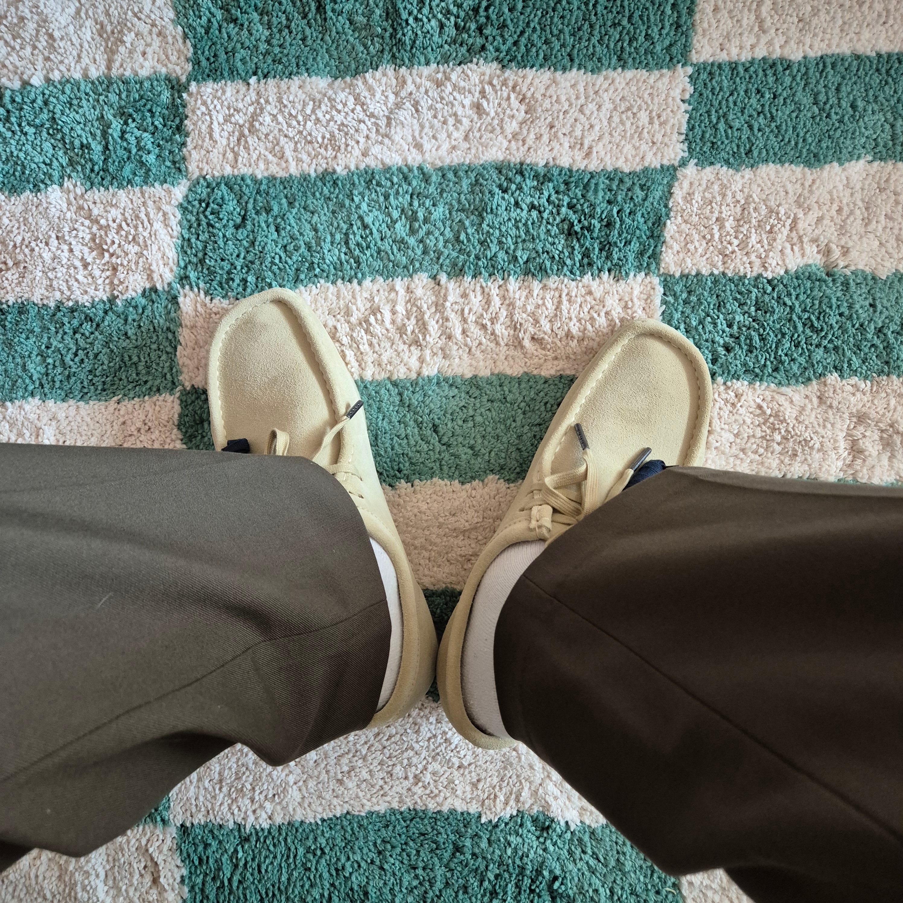 Clarks Wallabee Maple Suede 착용 스타일