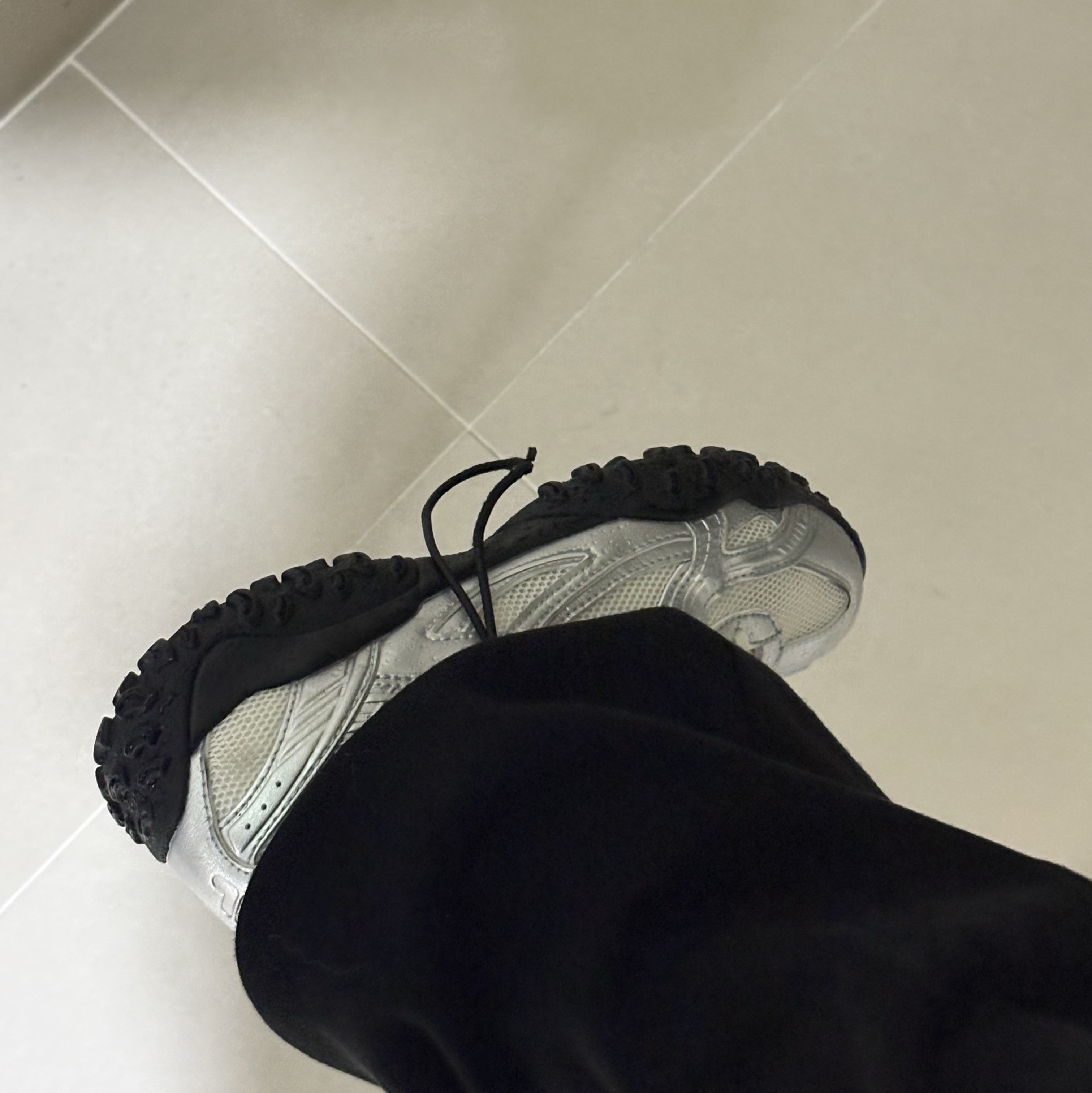 Fila Echappe MS Silver Moon 착용 스타일 - 2