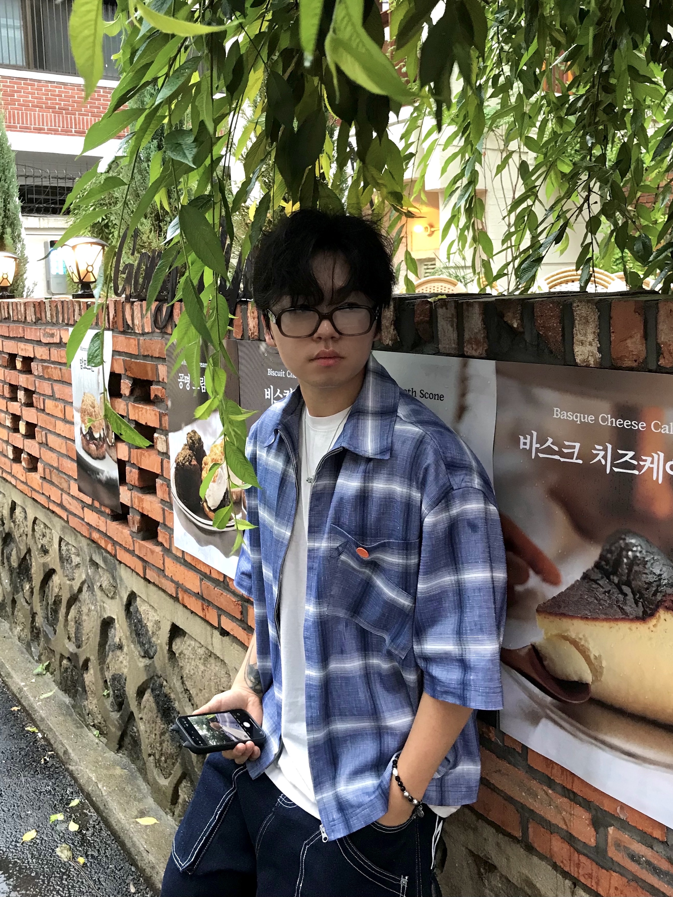 Gentle Monster x Maison Margiela MM114 Black Clear, Flavorism Carpenter Bermuda Denim Pants Indigo 착용 스타일 - 3