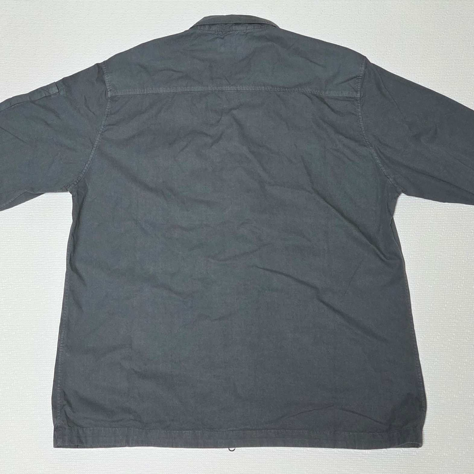 C.P. Company Gabardine Zipped Overshirt Charcoal - 25SS 착용 스타일 - 3