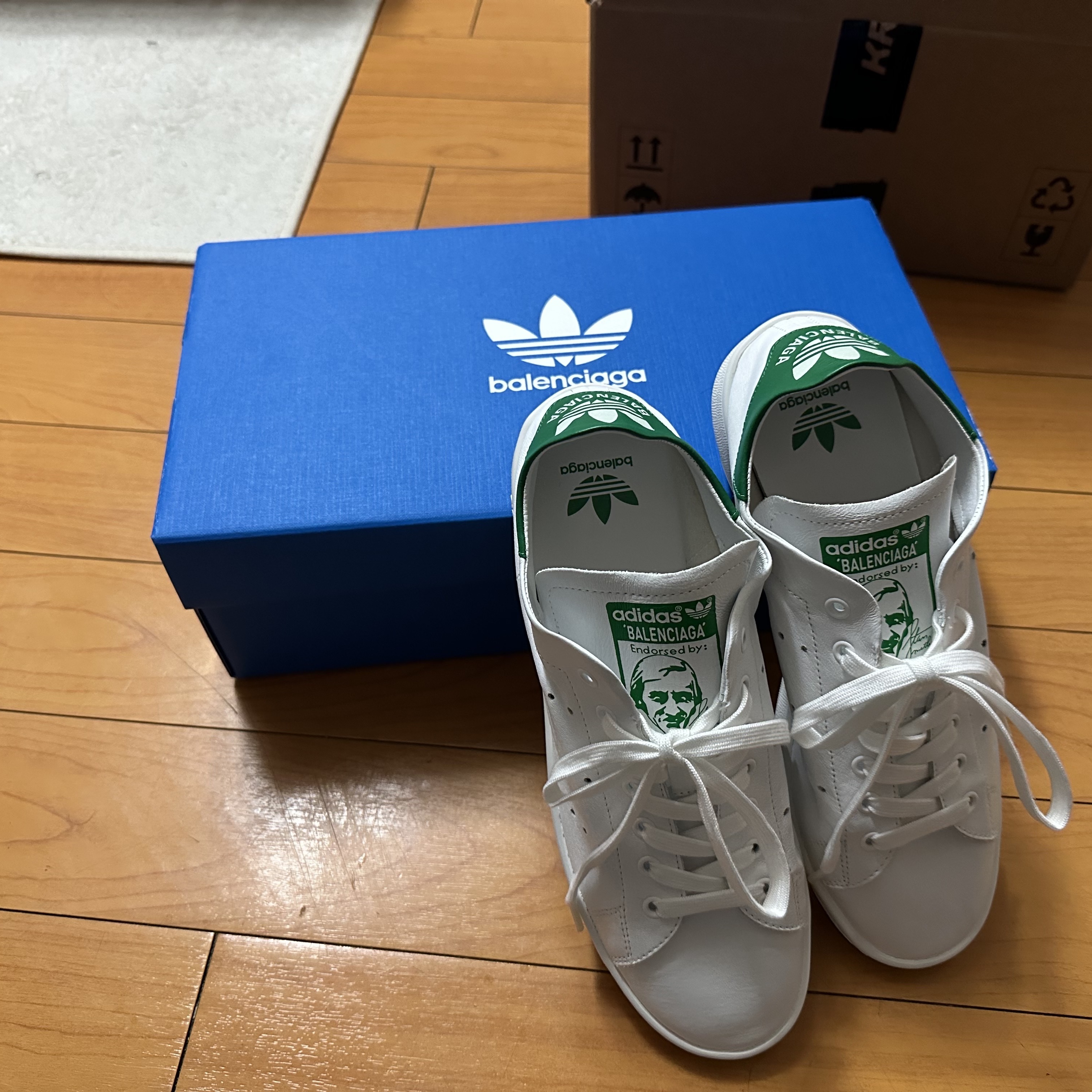 Balenciaga x Adidas Stan Smith Core White Green 착용 스타일
