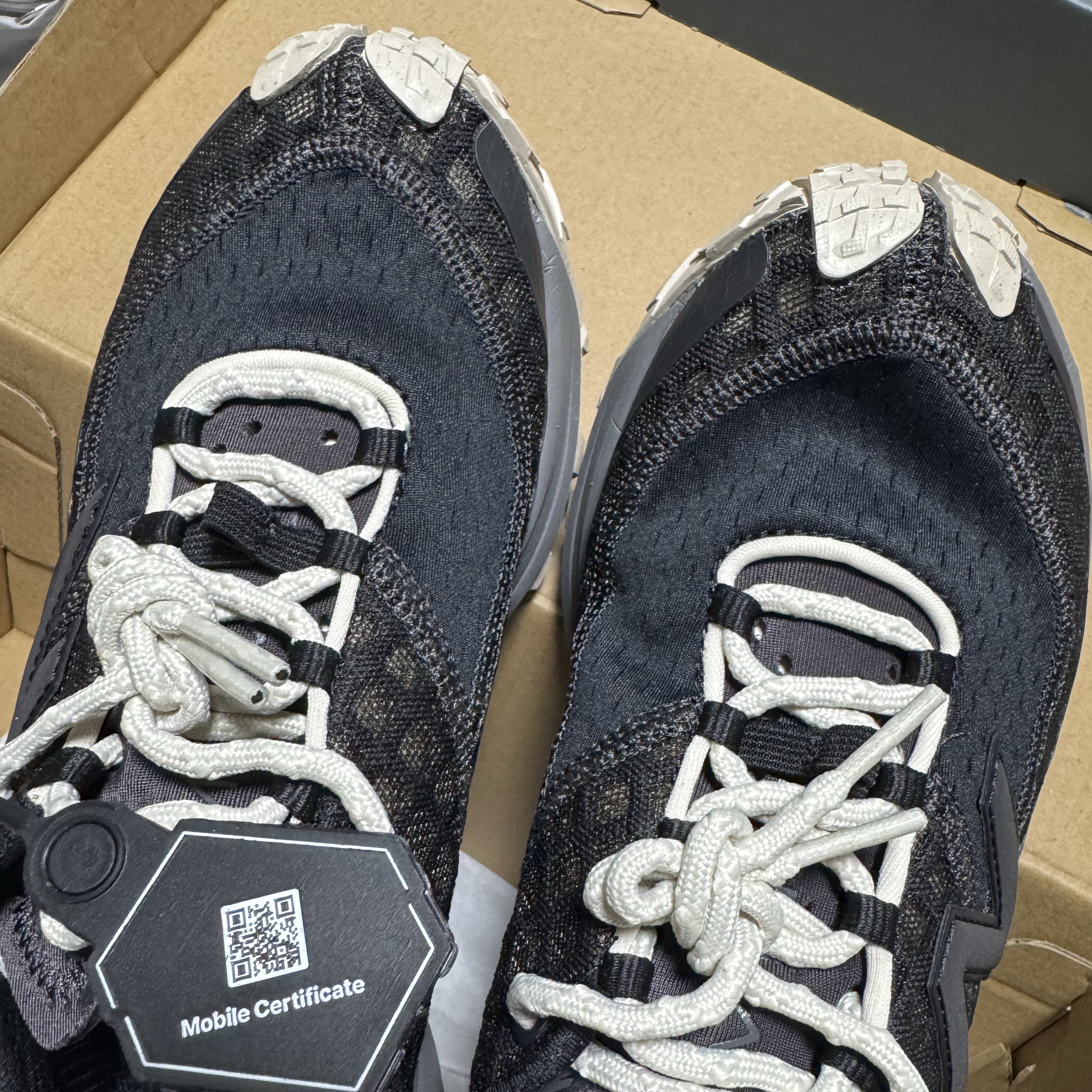 New Balance Minimus Trail Black 착용 스타일