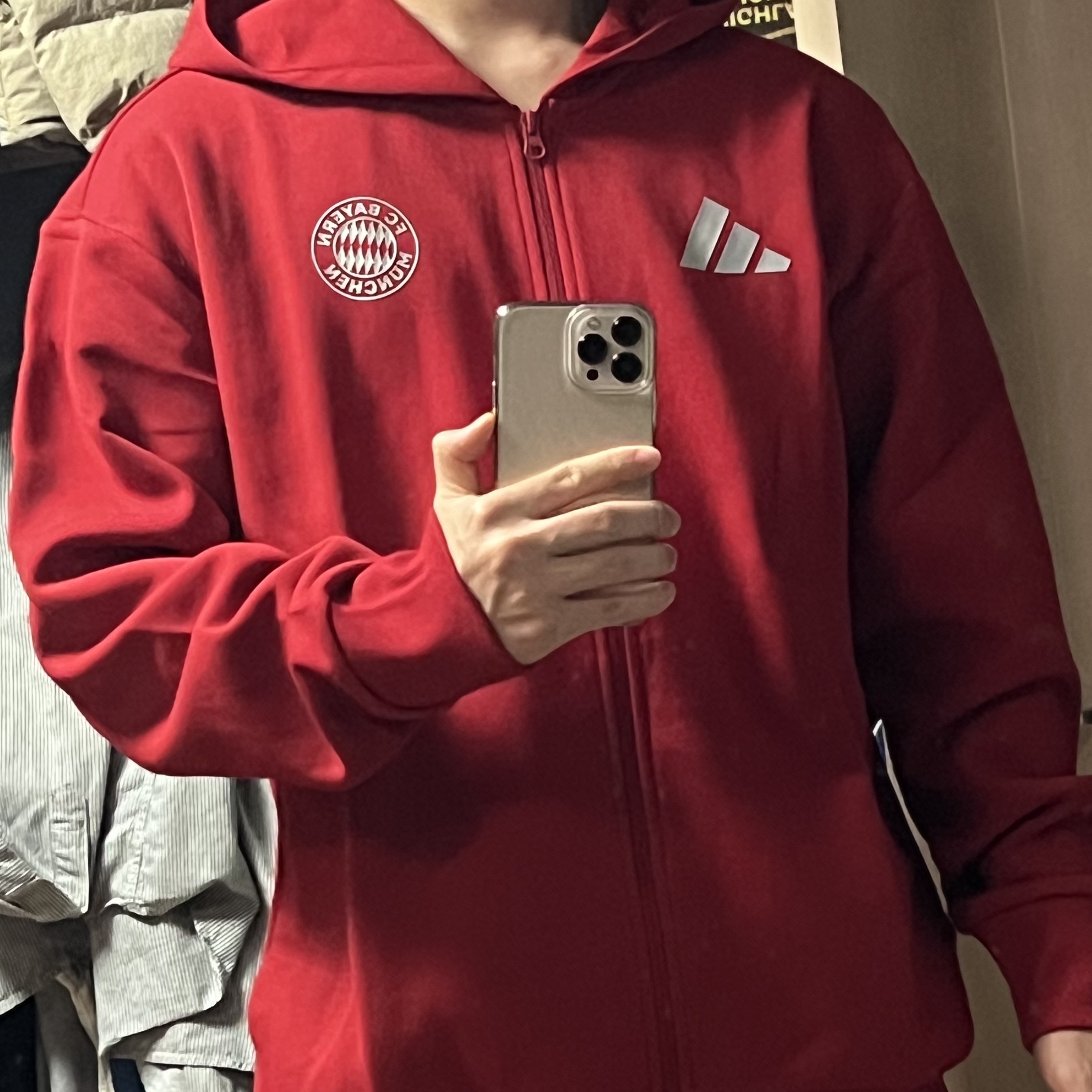 Over The Pitch 20242025 Bayern Munich Anthem Jacket 착용 스타일