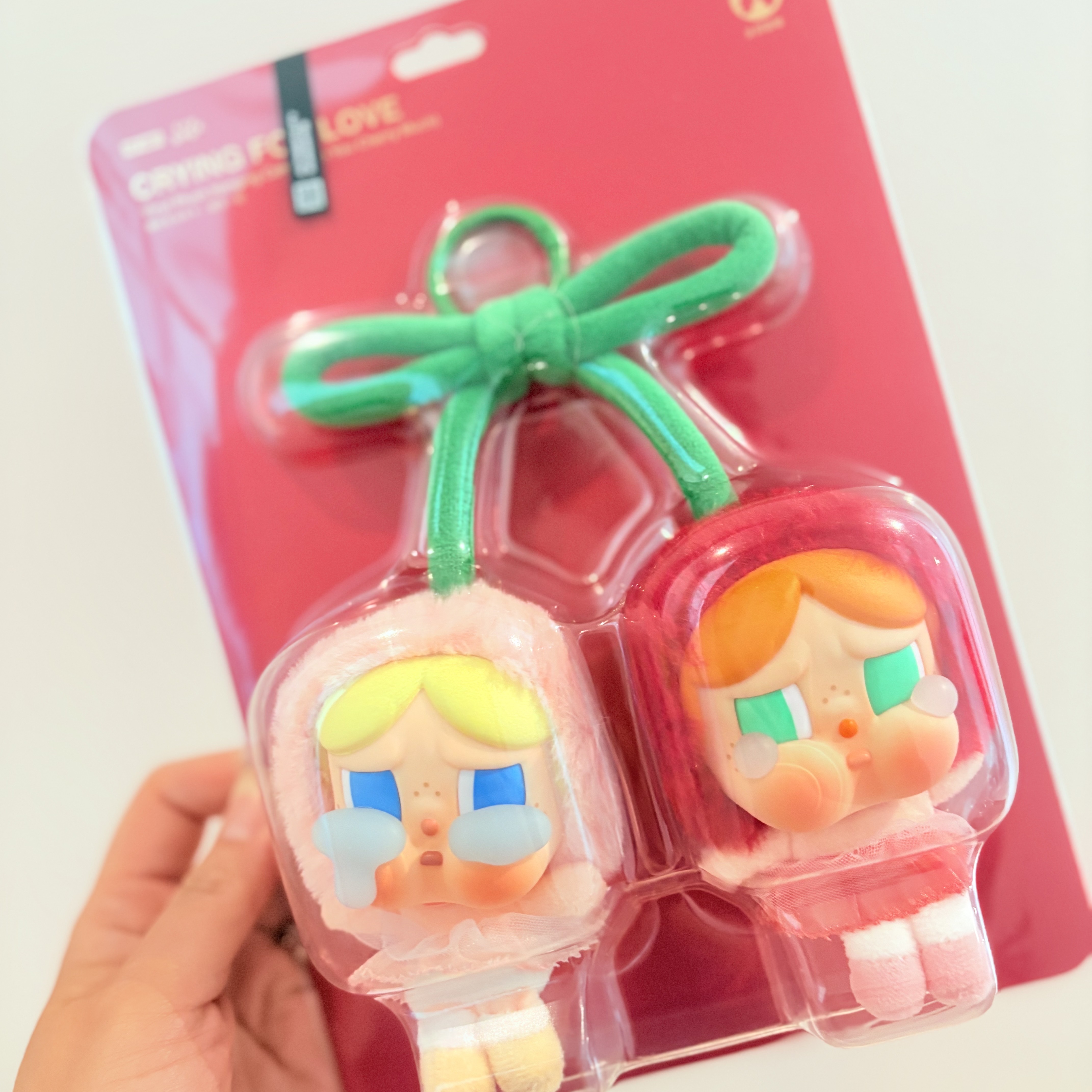 Pop Mart Crybaby Crying For Love Series Vinyl Plush 착용 스타일 - 2