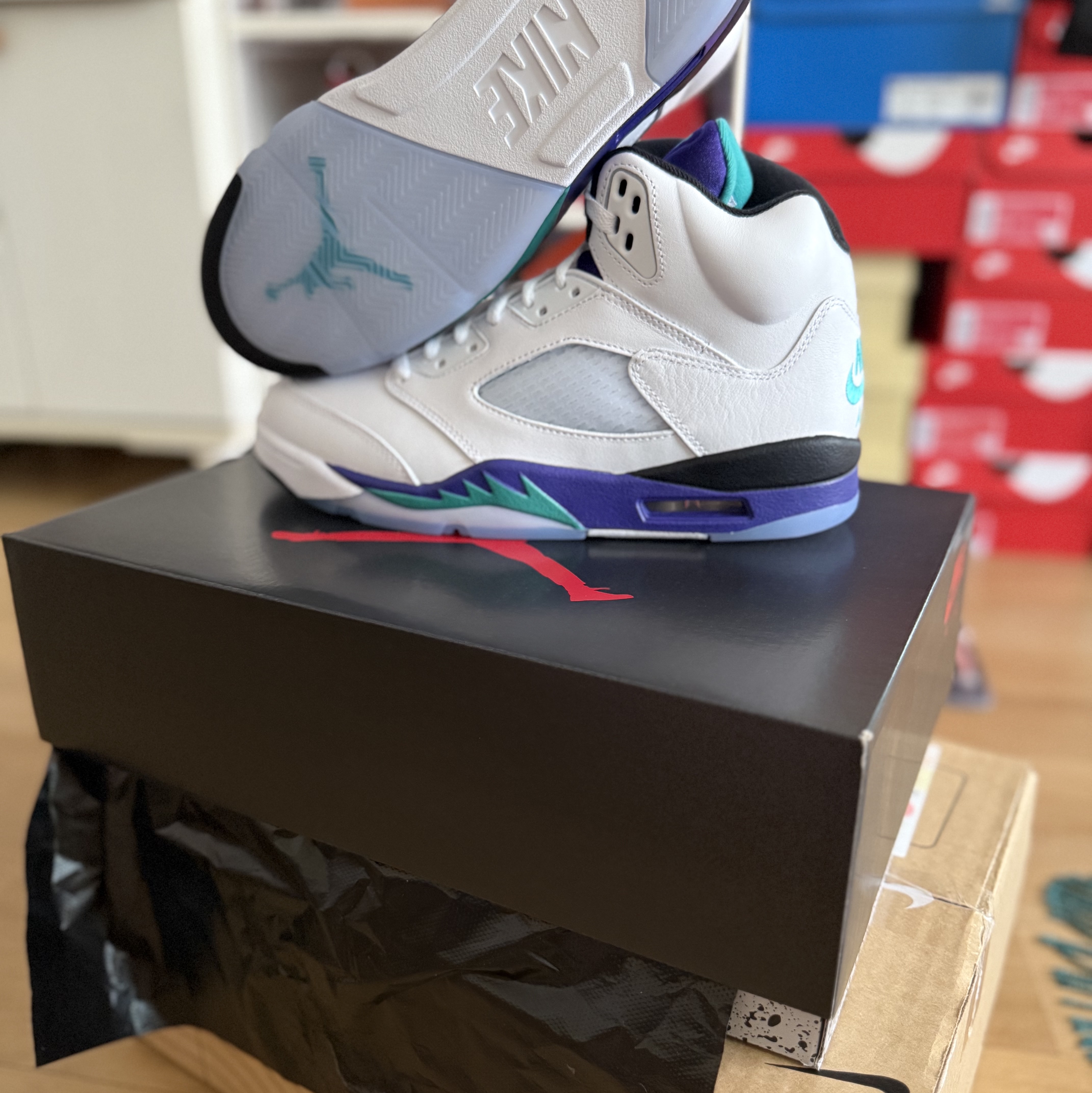 Jordan 5 Retro Grape 2025 착용 스타일
