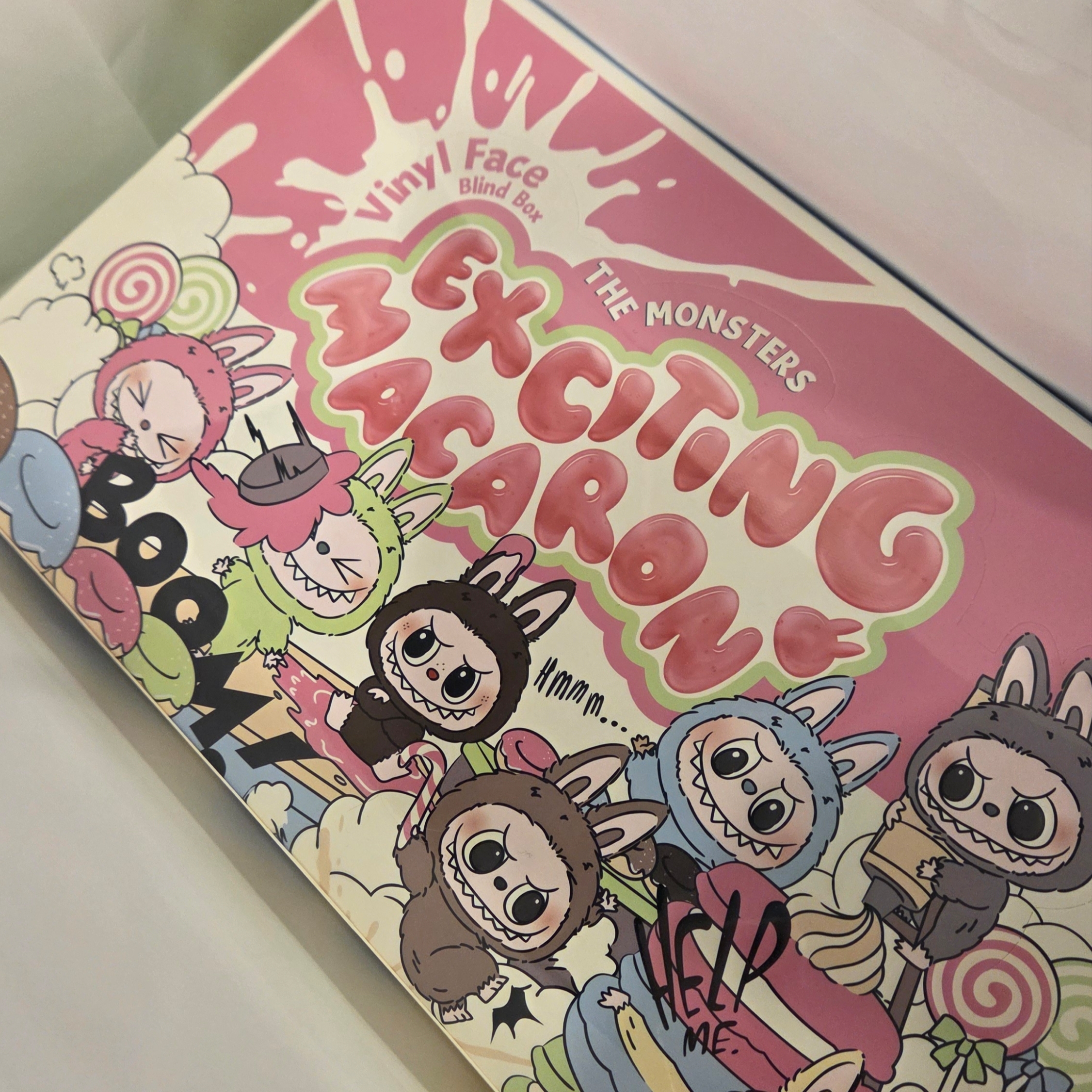 Pop Mart The Monsters Labubu Tasty Macarons Series Sealed Case (6 Blind Boxes) 착용 스타일