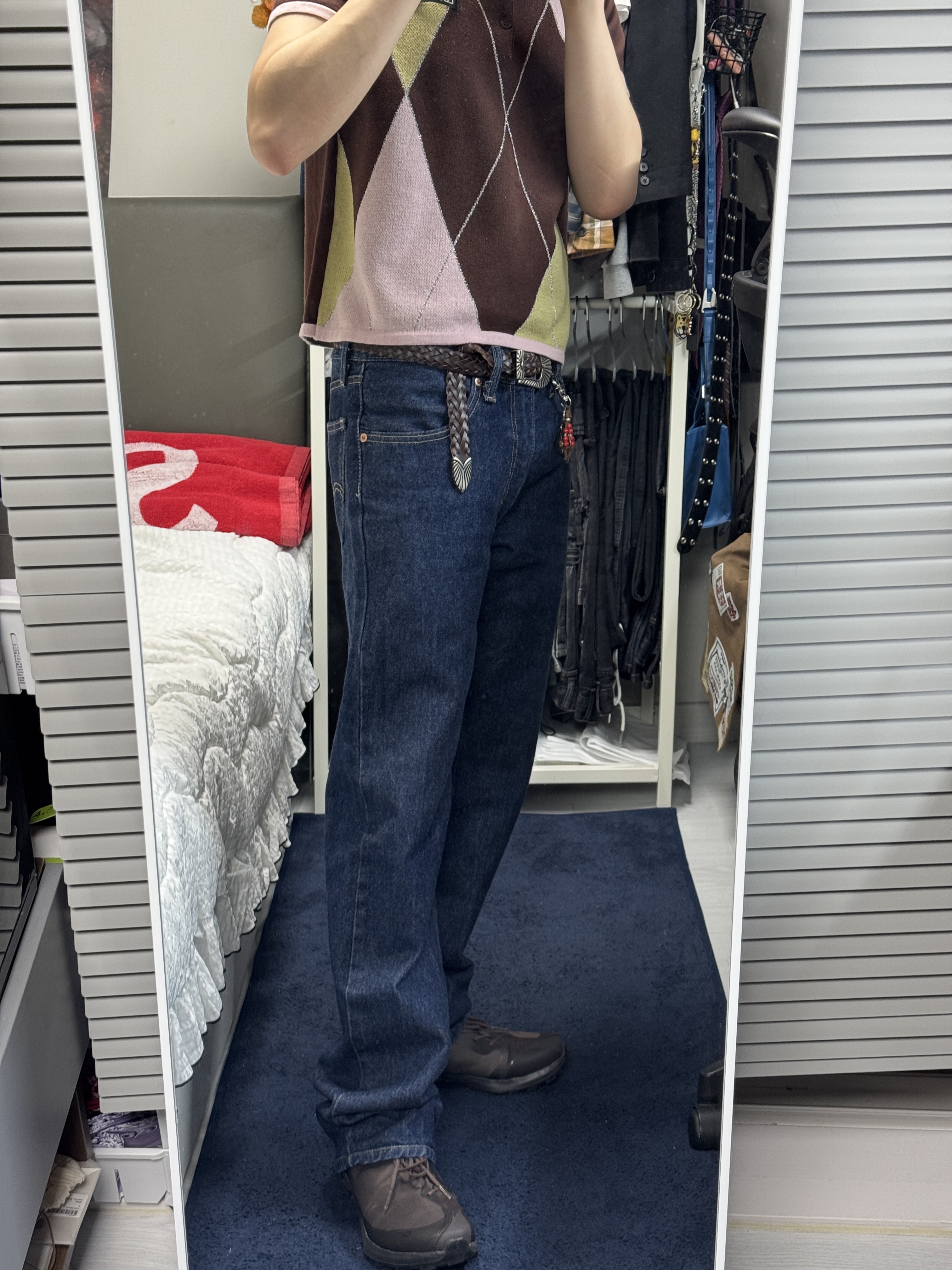On Running x Post Archive Faction (Paf) Cloudventure Peak Cacao Espresso, Levi's 501 Original Fit Jean Midium Indigo 착용 스타일 - 2